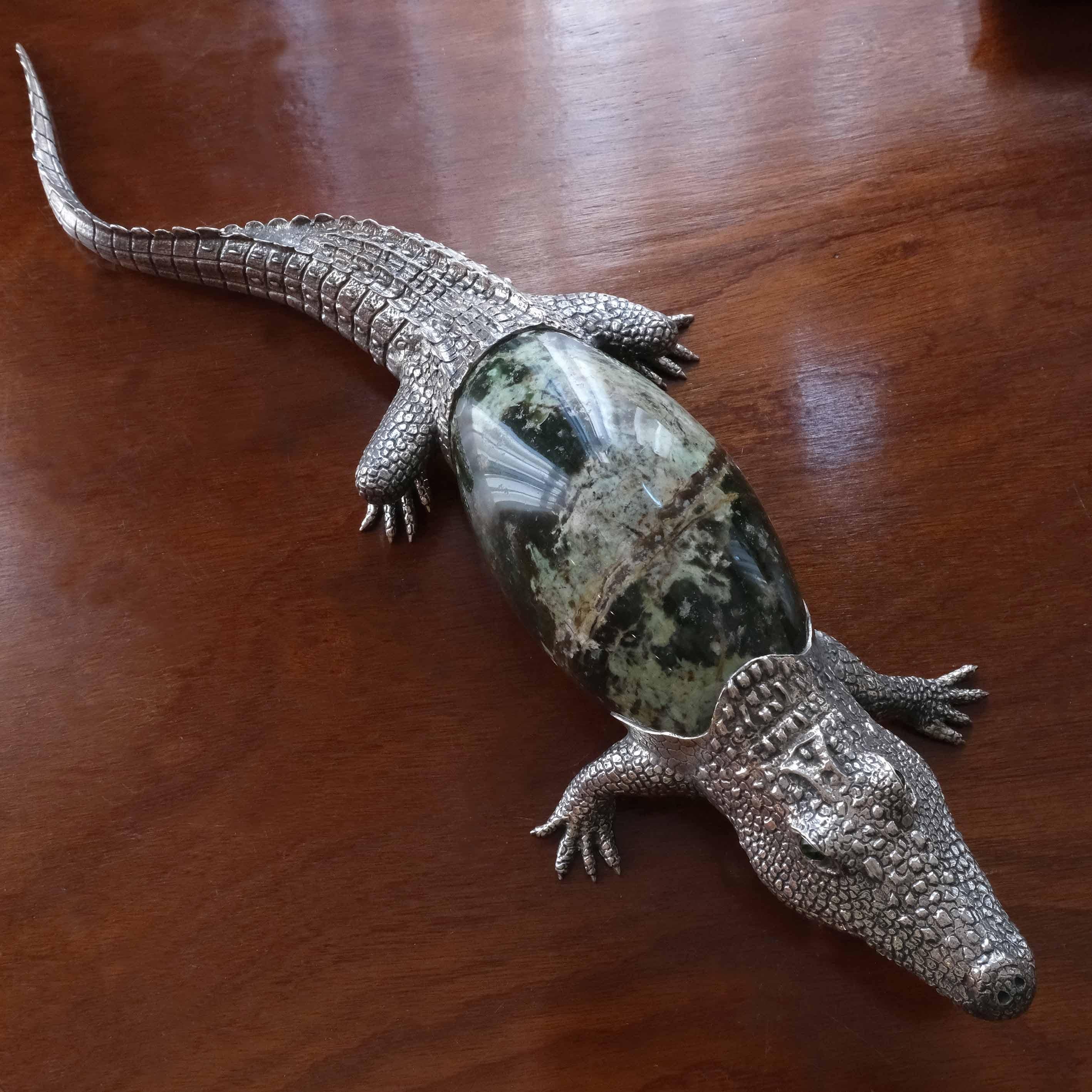 XXI secolo e contemporaneo Coccodrillo d'argento con uovo di crisoprasio in vendita