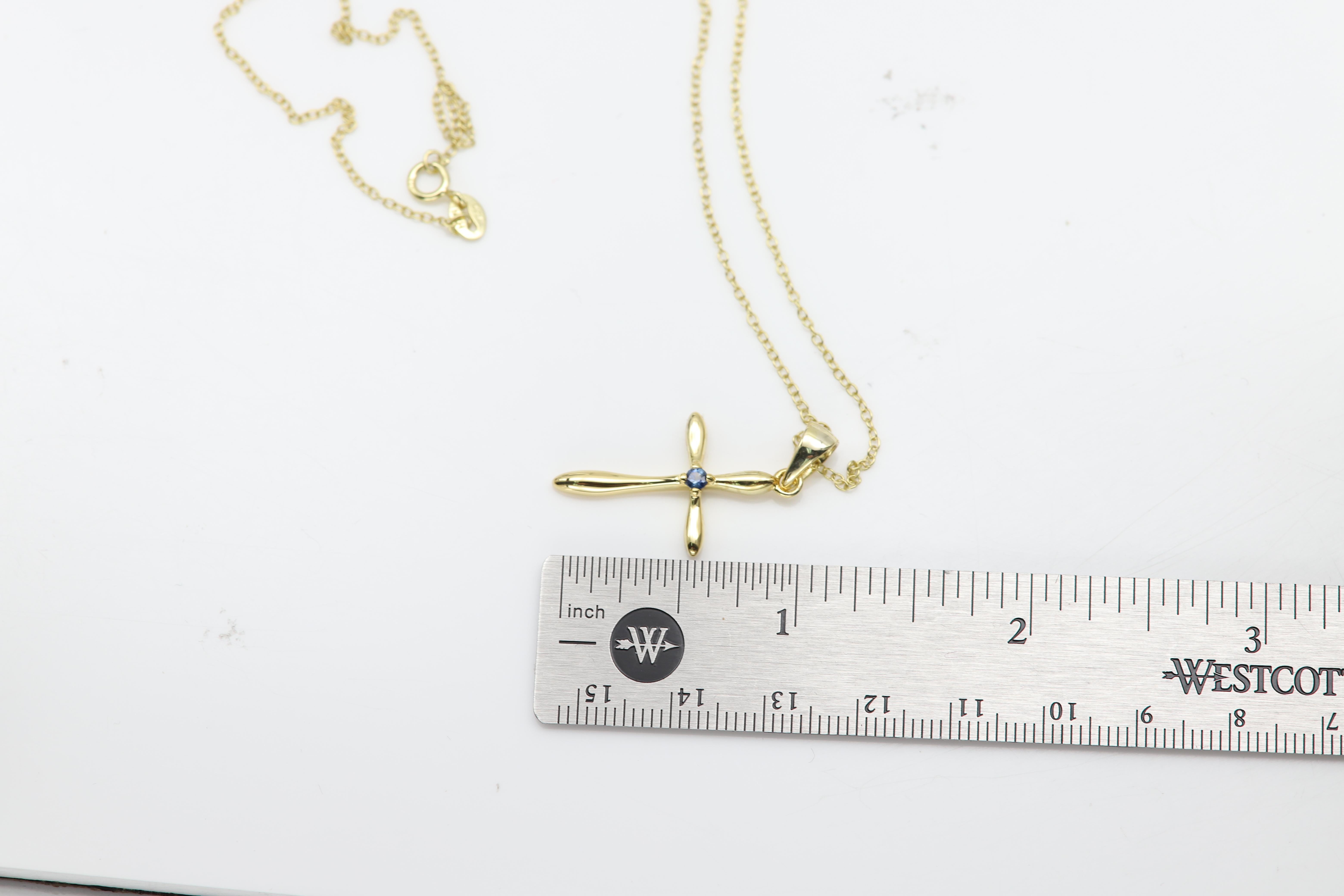 Round Cut Silver Cross Natural Blue Sapphire Cross Pendant For Sale
