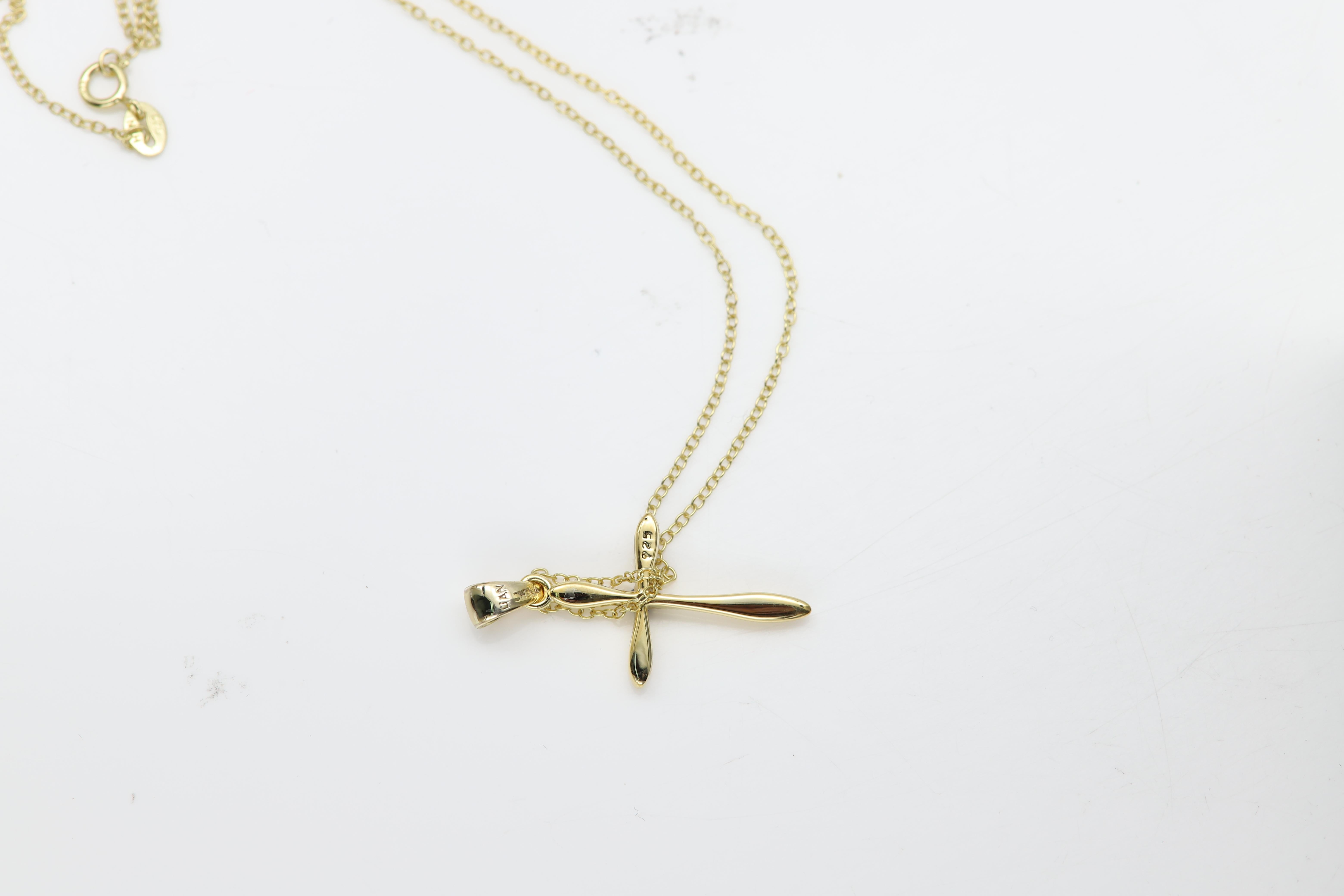 Silver Cross Natural Blue Sapphire Cross Pendant In New Condition For Sale In Brooklyn, NY