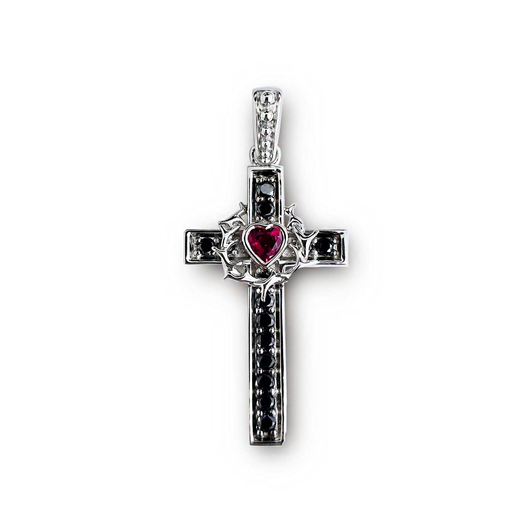 Colgante Cruz de Plata con Corazón de Rubí y Diamante Negro Artesano en venta