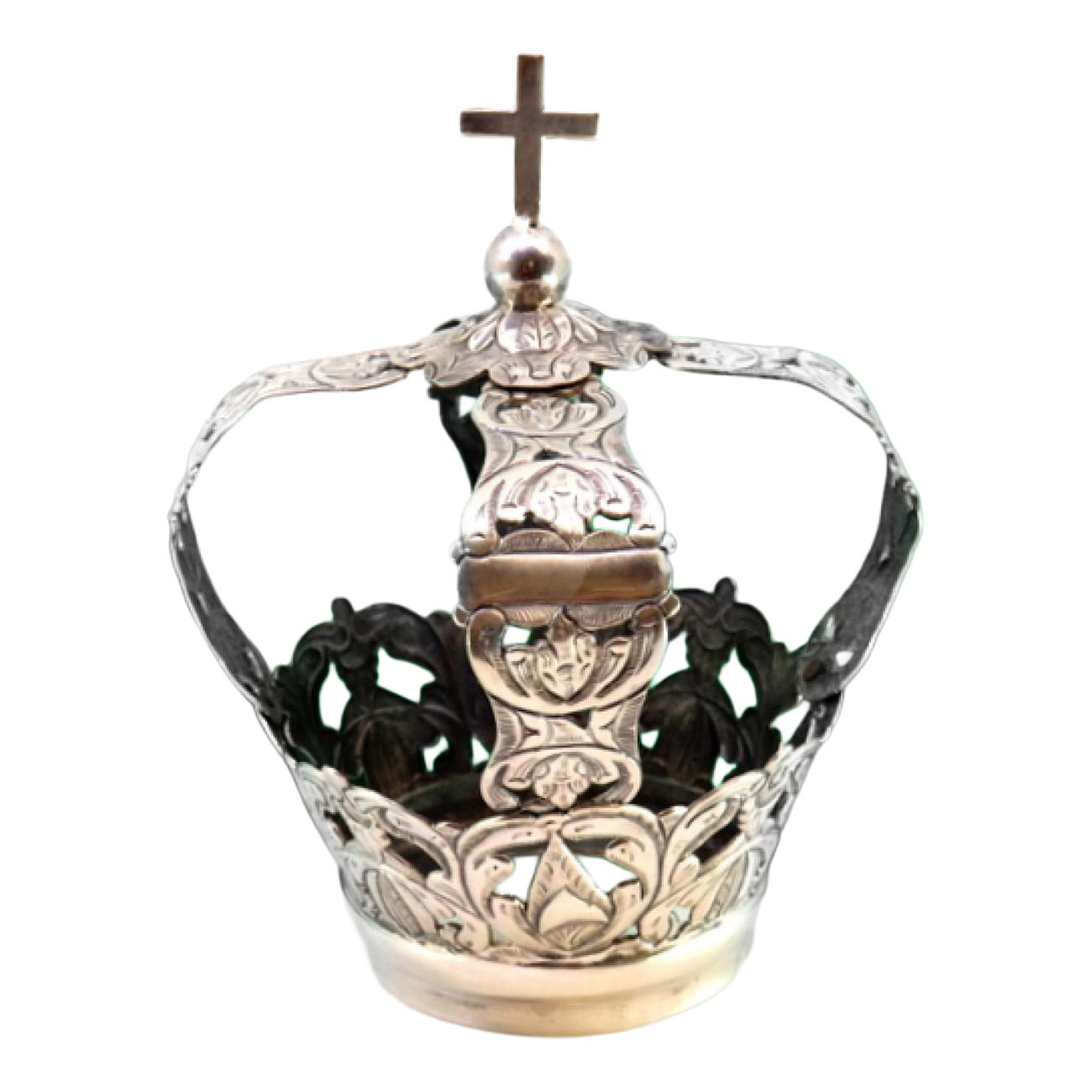 Silberne Krone der Jungfrau Maria mit Akanthusreliefs und Kreuzknauf