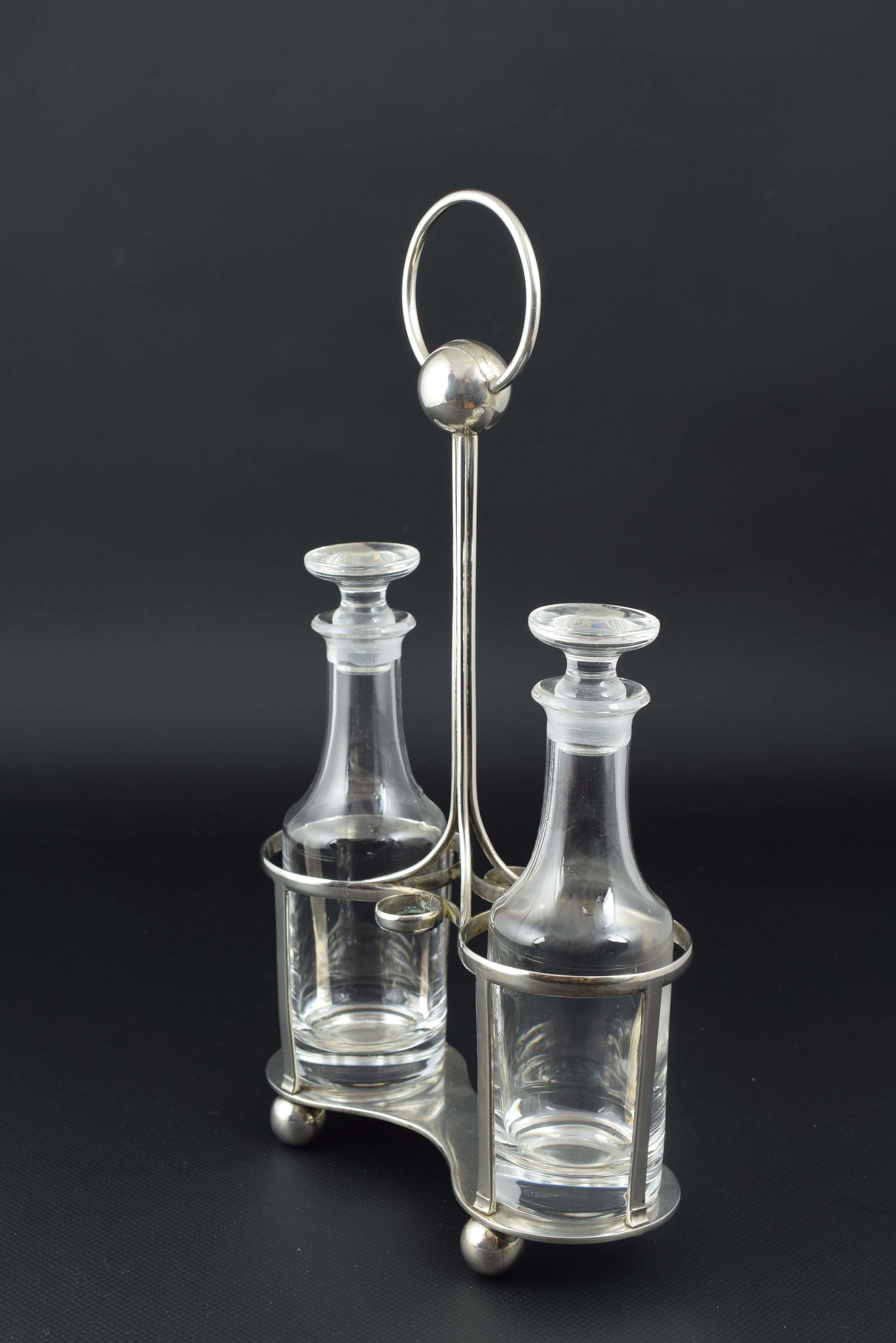 Neoclassical Silver Cruet Stand, García Calvo, Valladolid, Spain, circa 1900, with Hallmarks For Sale