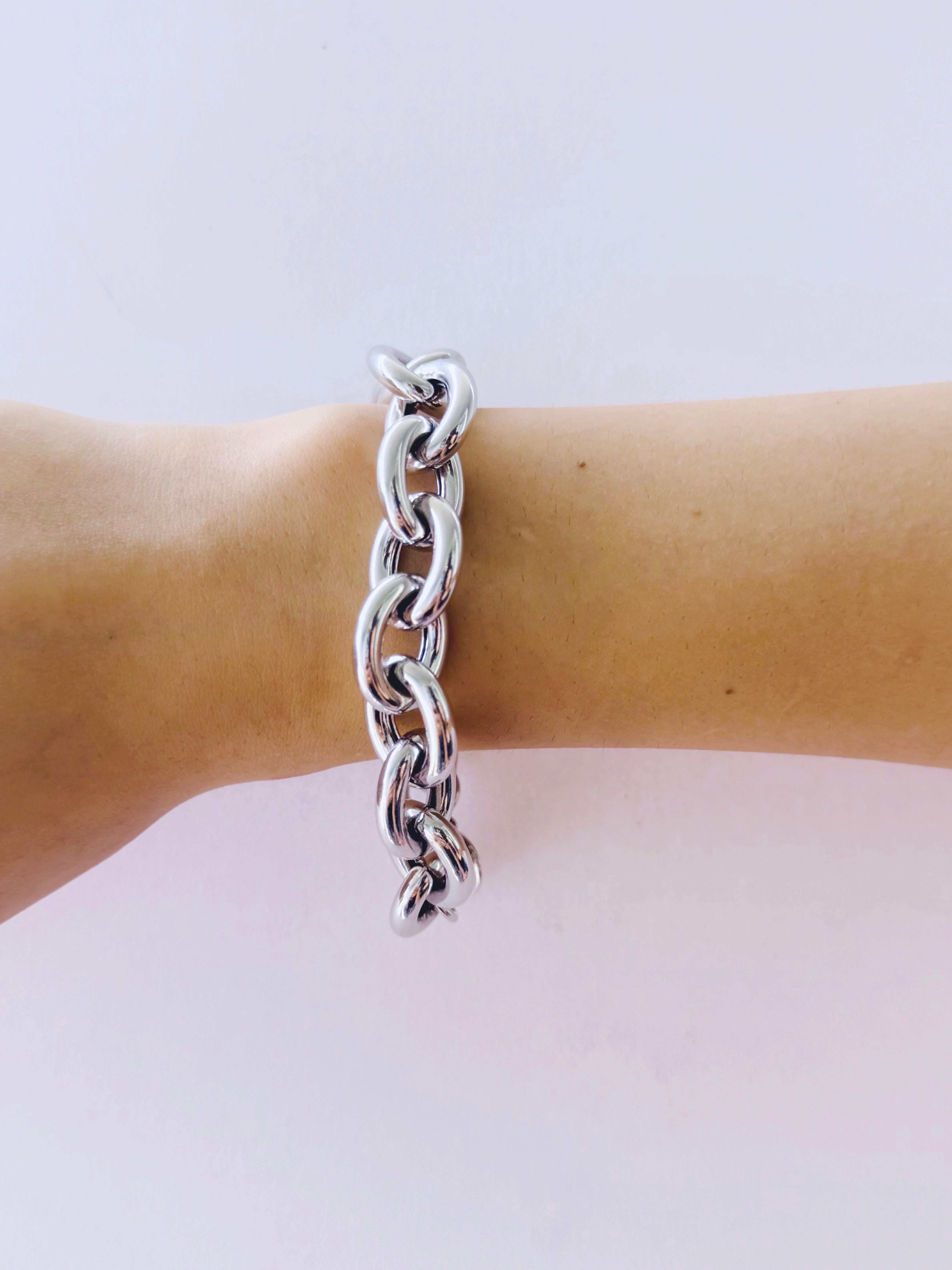 Silver Cuban Bracelet In New Condition For Sale In Studio City, CA