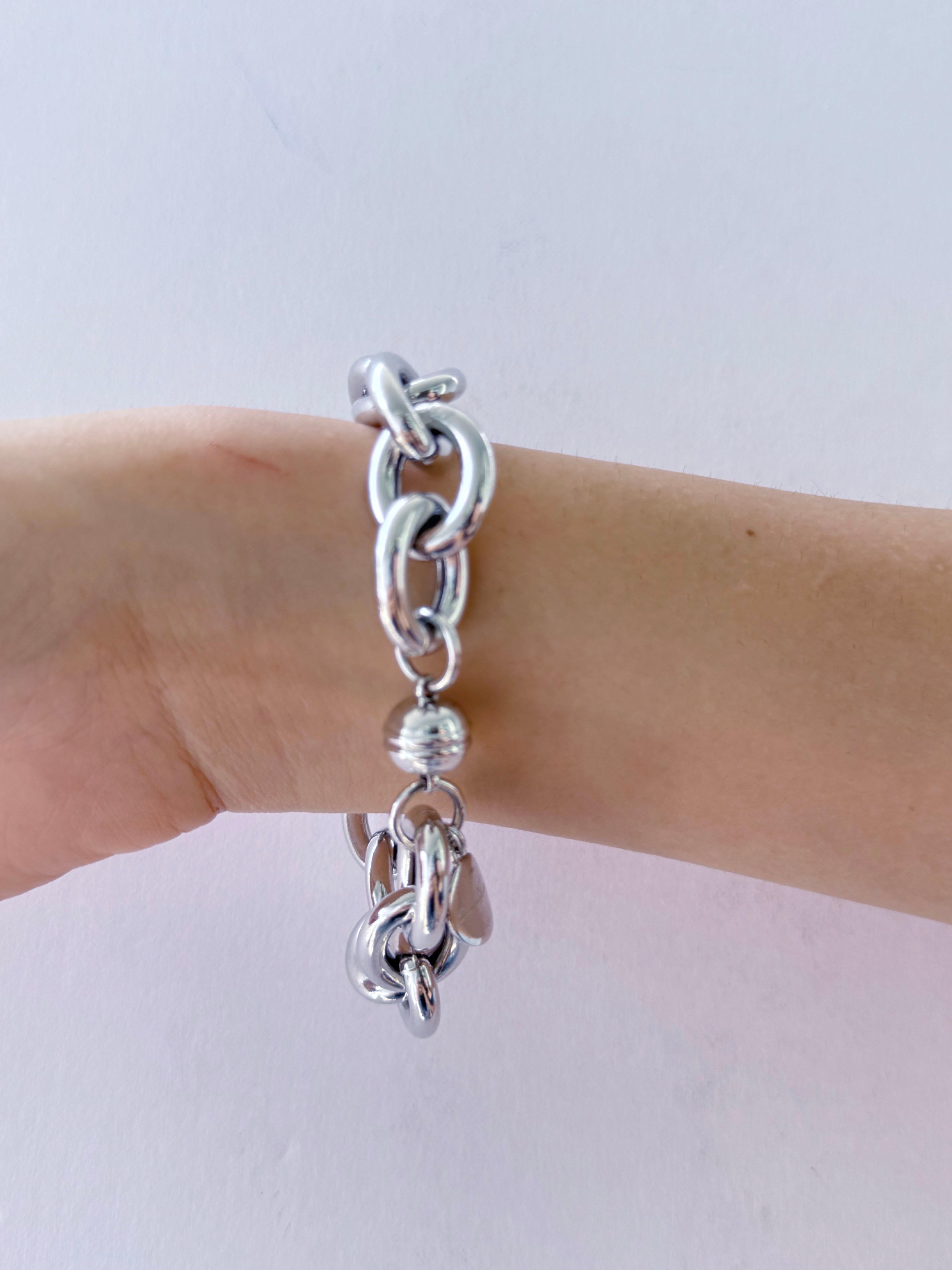 Women's or Men's Silver Cuban Bracelet For Sale