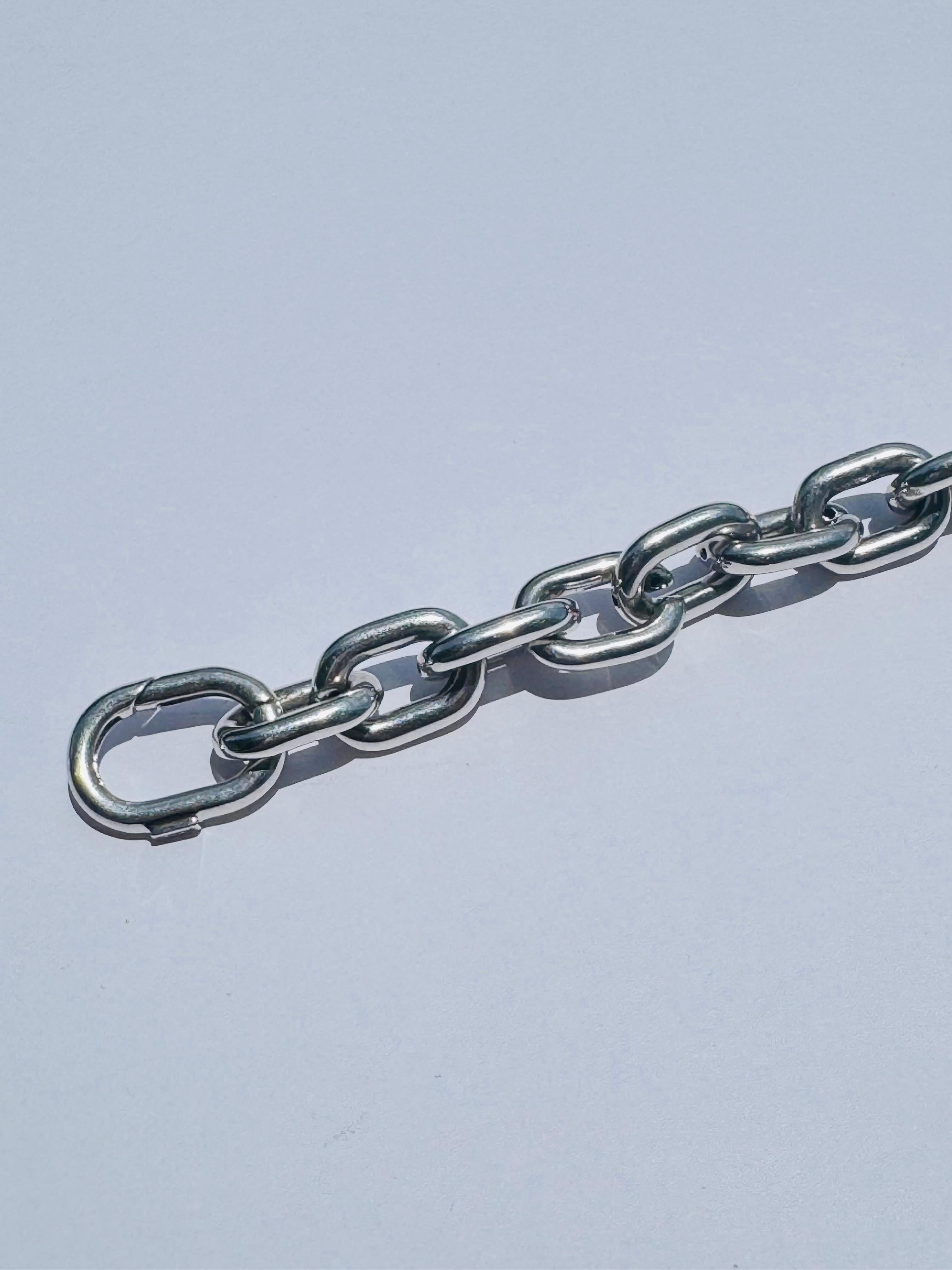 Women's or Men's Silver Cuban Bracelet For Sale