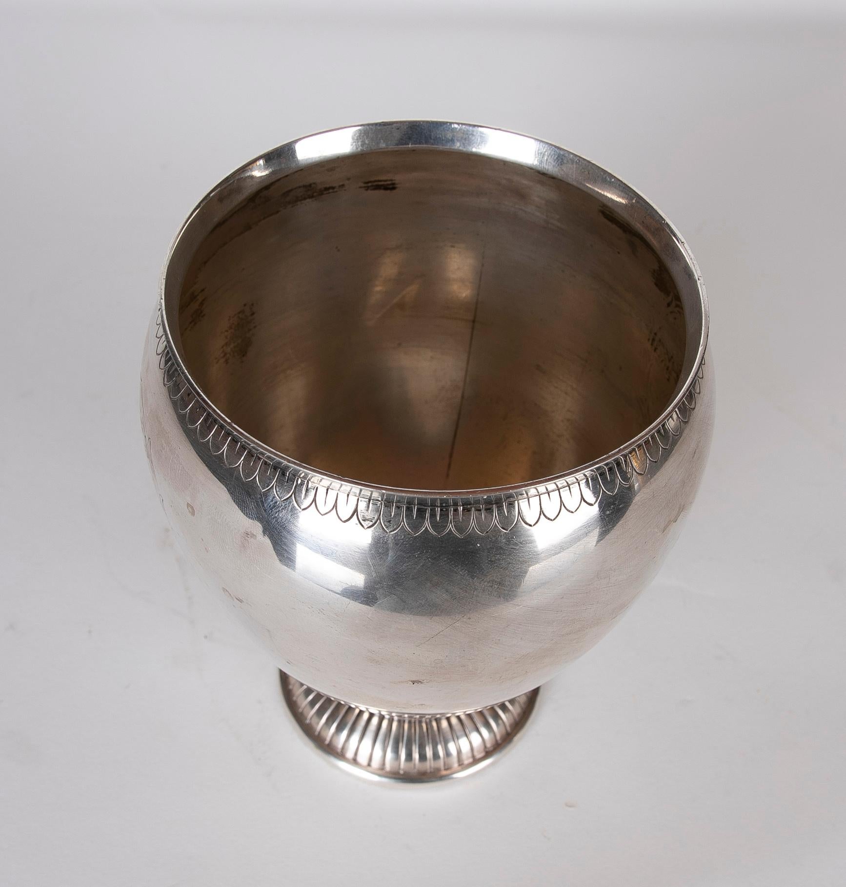 Early 20th Century Silver Cup of the Russian House of Bolin with Decoration of Shield with Letterin For Sale