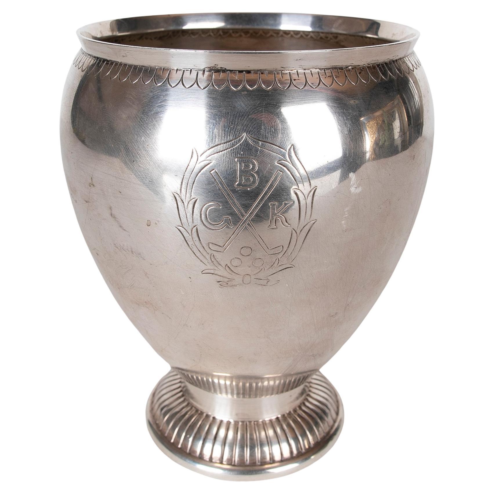 Silver Cup of the Russian House of Bolin with Decoration of Shield with Letterin For Sale