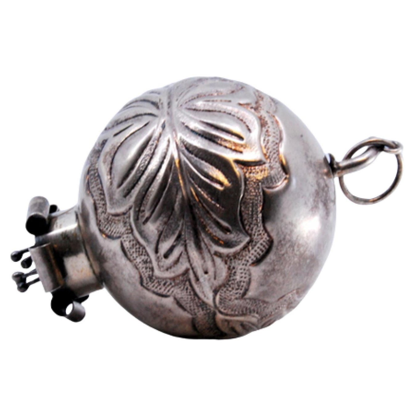 Silver curtain handle shaped like a ball with palms and flower appliqué