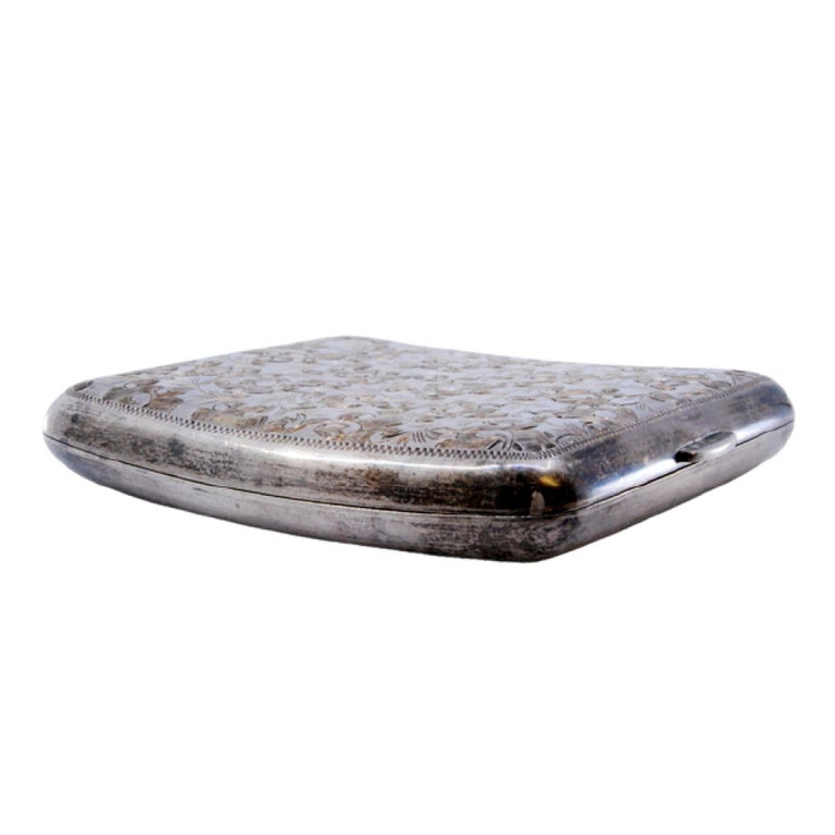 curved cigarette case Vintage - Silver - Engraved Curved silver cigarette case w/