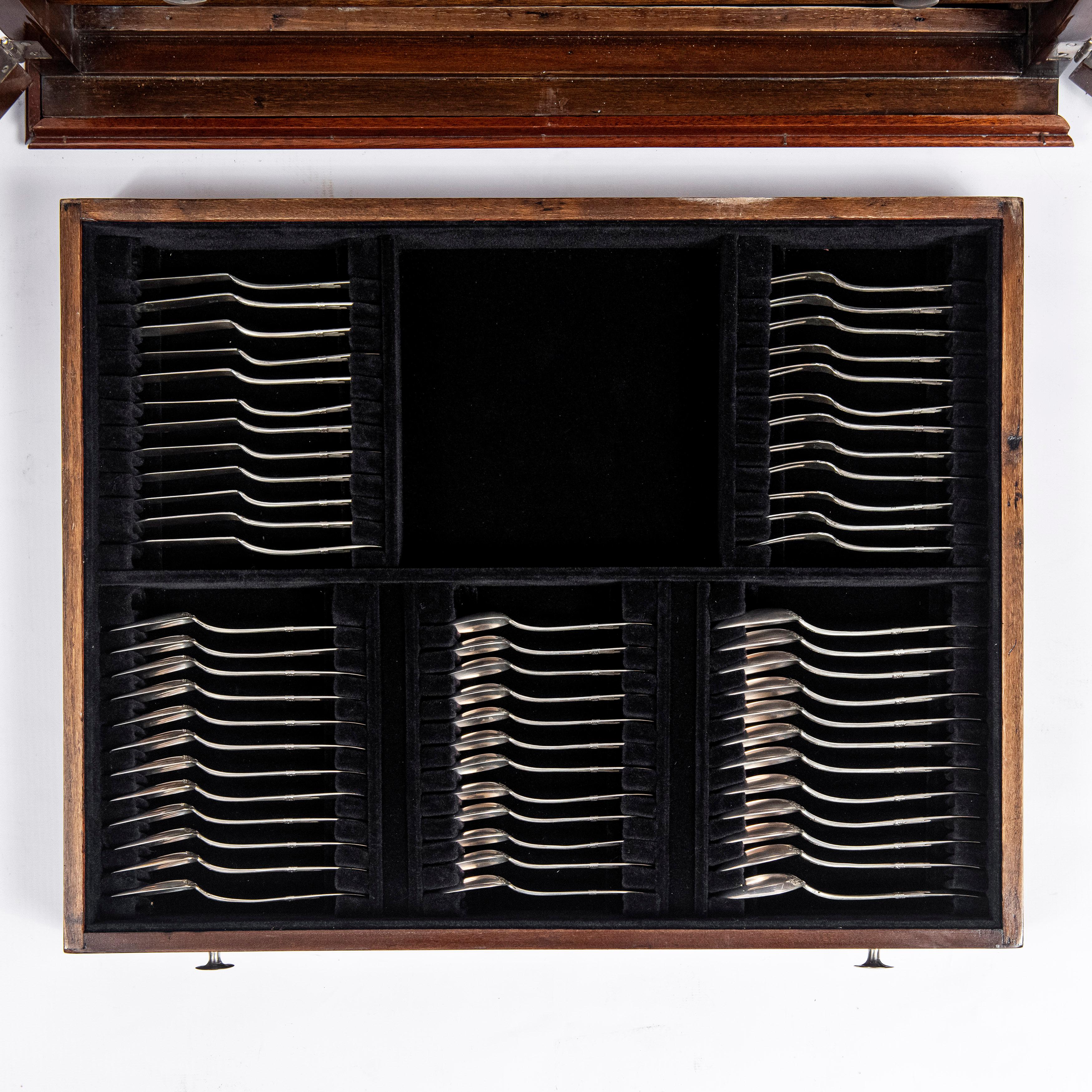 Silver 800 Cutlery Set for 12 People, Düsseldorf, Germany, Late 19th Century For Sale 2