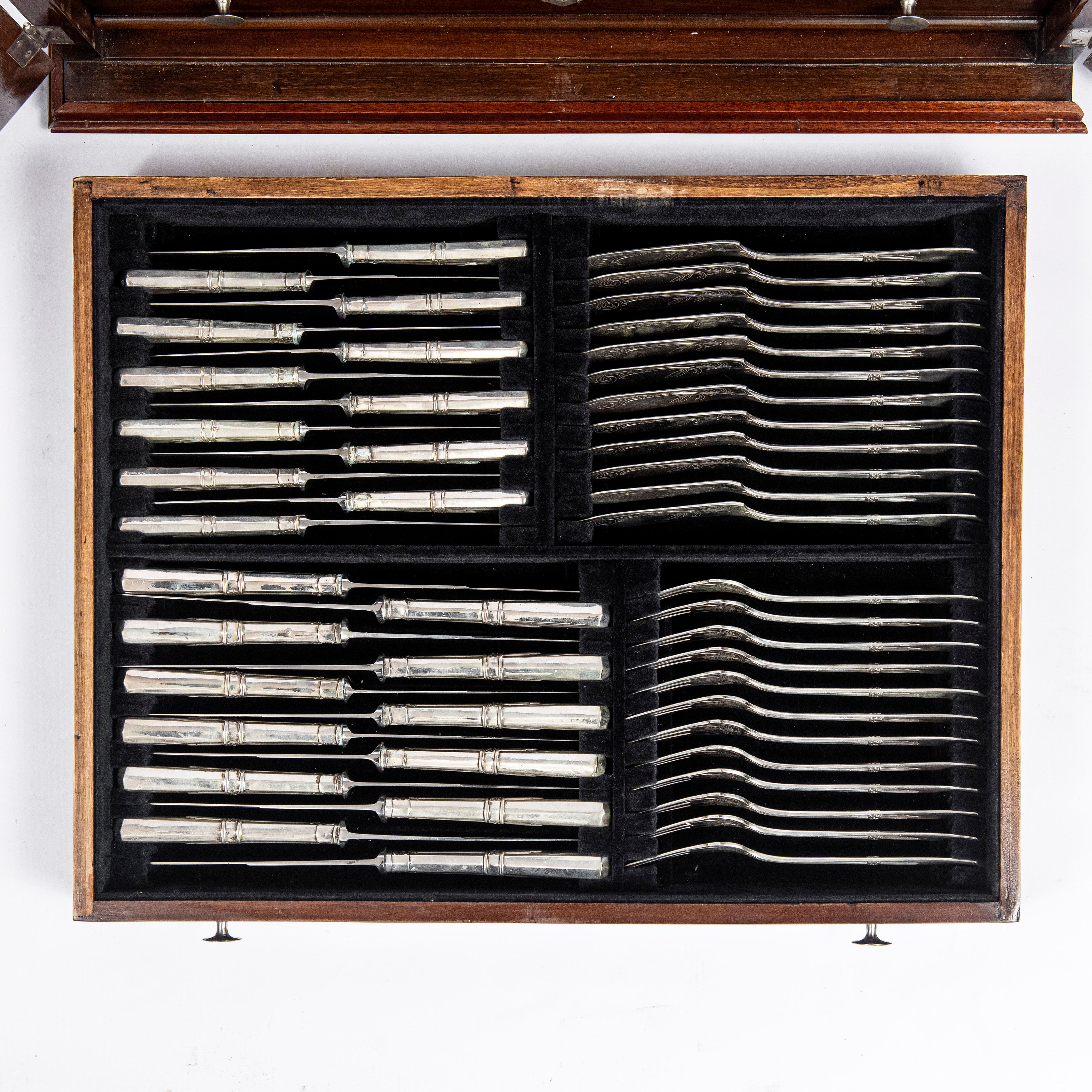 Silver 800 Cutlery Set for 12 People, Düsseldorf, Germany, Late 19th Century For Sale 3