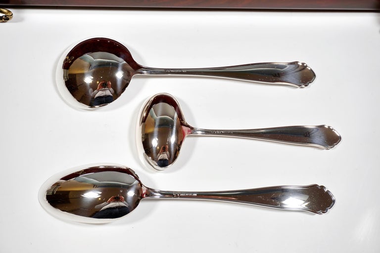 Silver Cutlery Set for 12 People in Showcase Vienna Jarosinski & Vaugoin ca 1925 For Sale 5