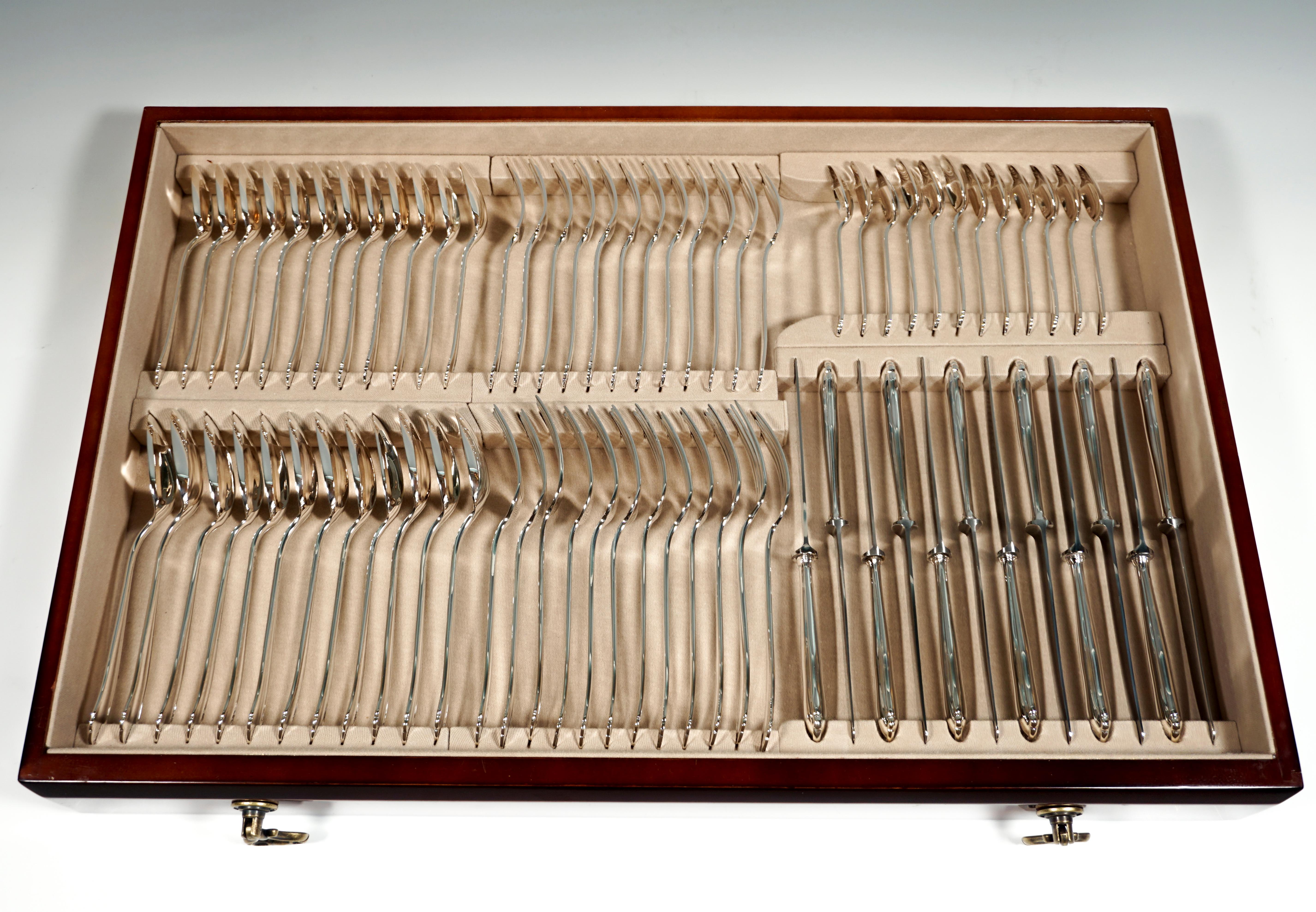 Hand-Crafted Silver Cutlery Set for 12 People in Showcase Vienna Jarosinski & Vaugoin ca 1925 For Sale