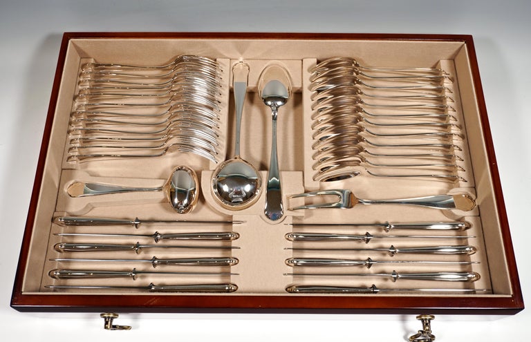 Silver Cutlery Set for 12 People in Showcase Vienna Jarosinski & Vaugoin ca 1925 For Sale 2
