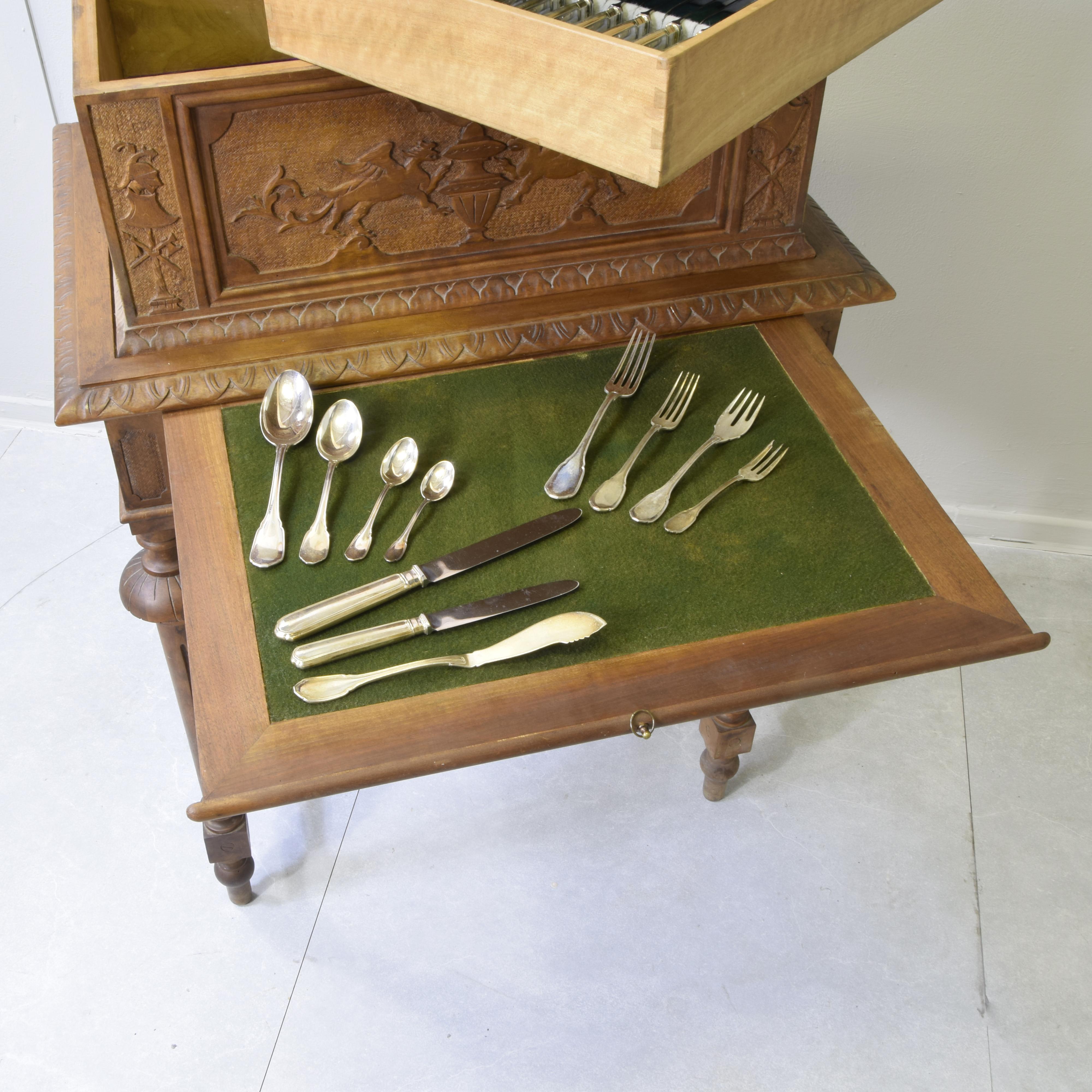 Silver cutlery set with carved wooden box (silversmith A.Cesa S.C., early 20th c 3