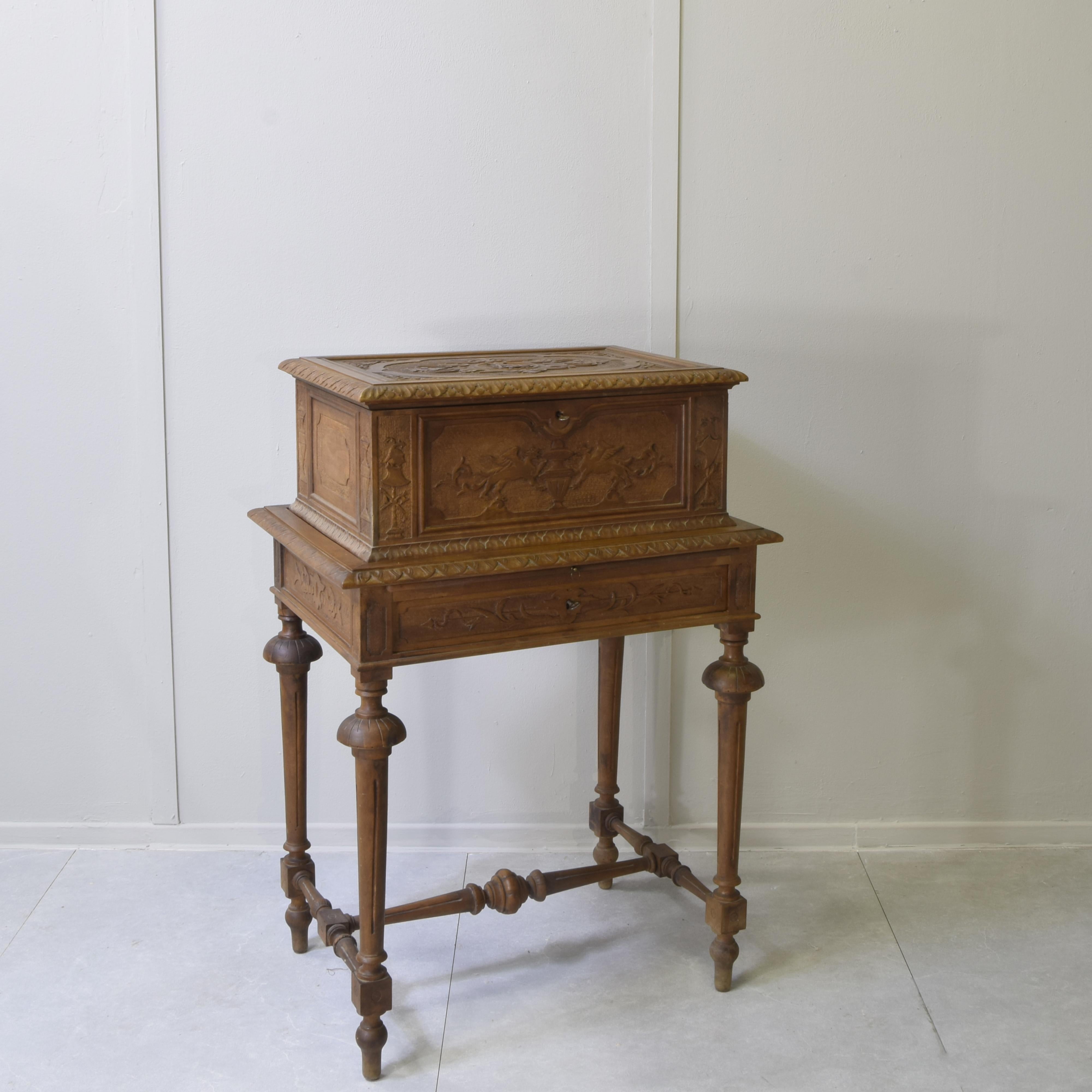 Silver cutlery set with carved wooden box (silversmith A.Cesa S.C., early 20th c Bon état à bari, IT