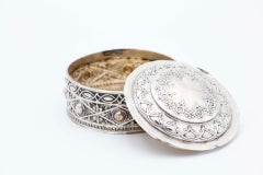 Silver cylindrical jewelry box