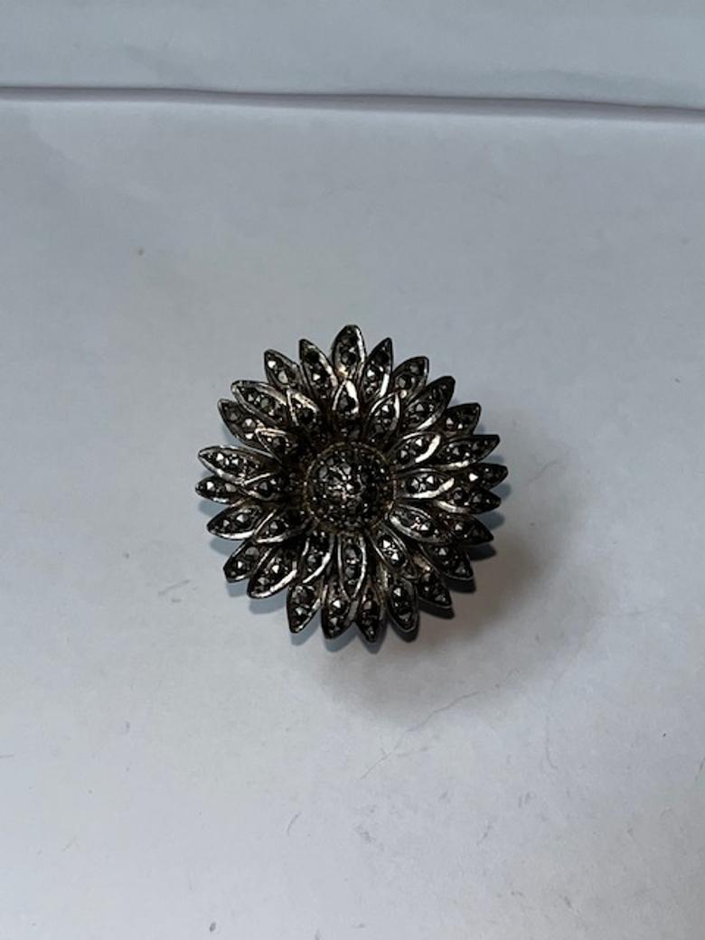 Anello in argento con margherita e strass in vendita 2