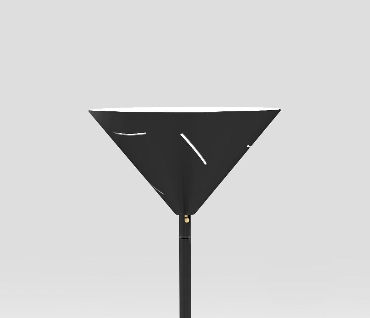 Postmoderne Lampe de bureau en argent II d'Atelier Areti en vente