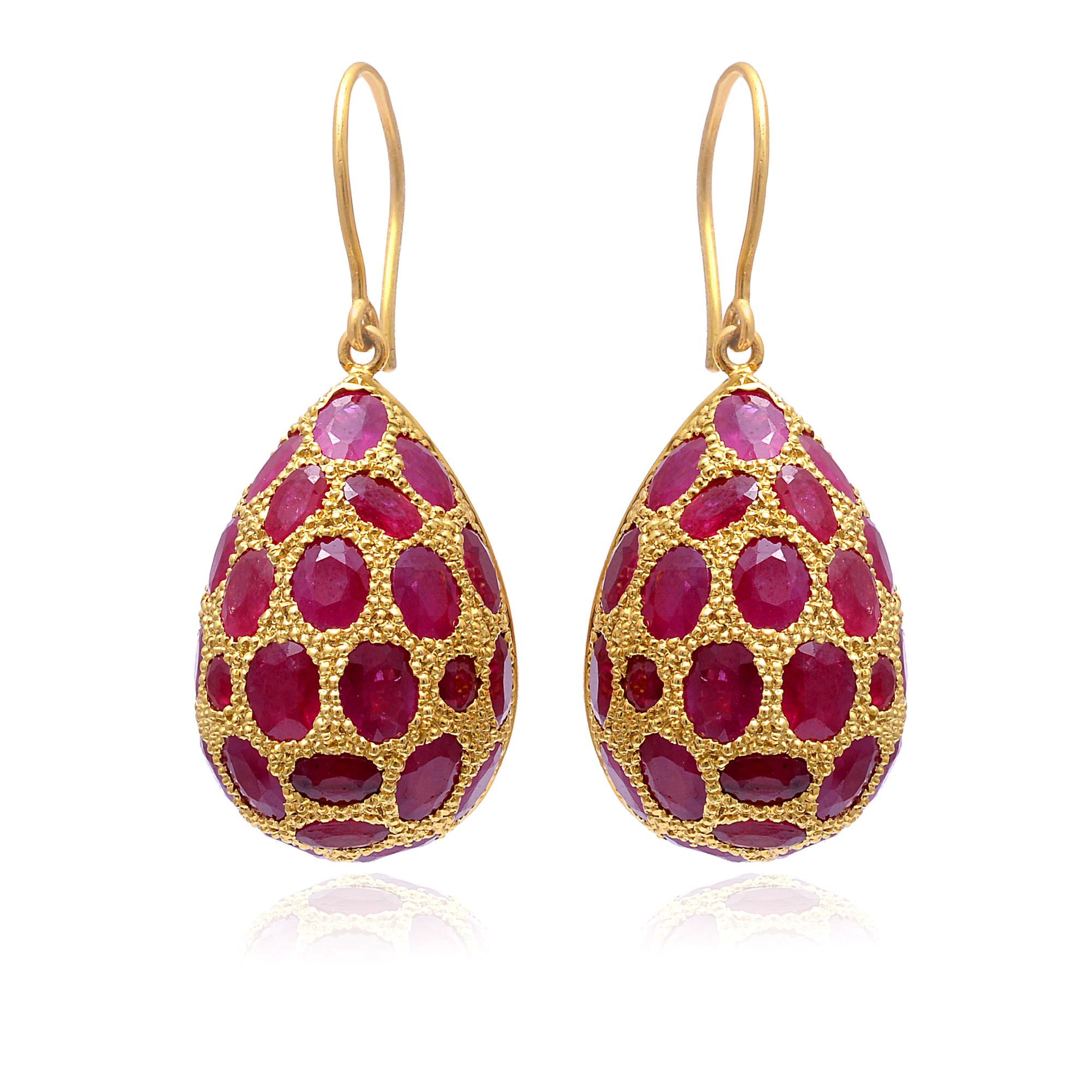 925 Sterling Silver Ruby Earring
Gross Weight: 16.240
Gold Weight: 0.750 Carats
Silver Weight: 11.720 gms
Ruby Weight: 18.85
Dimension: 35x16 MM
