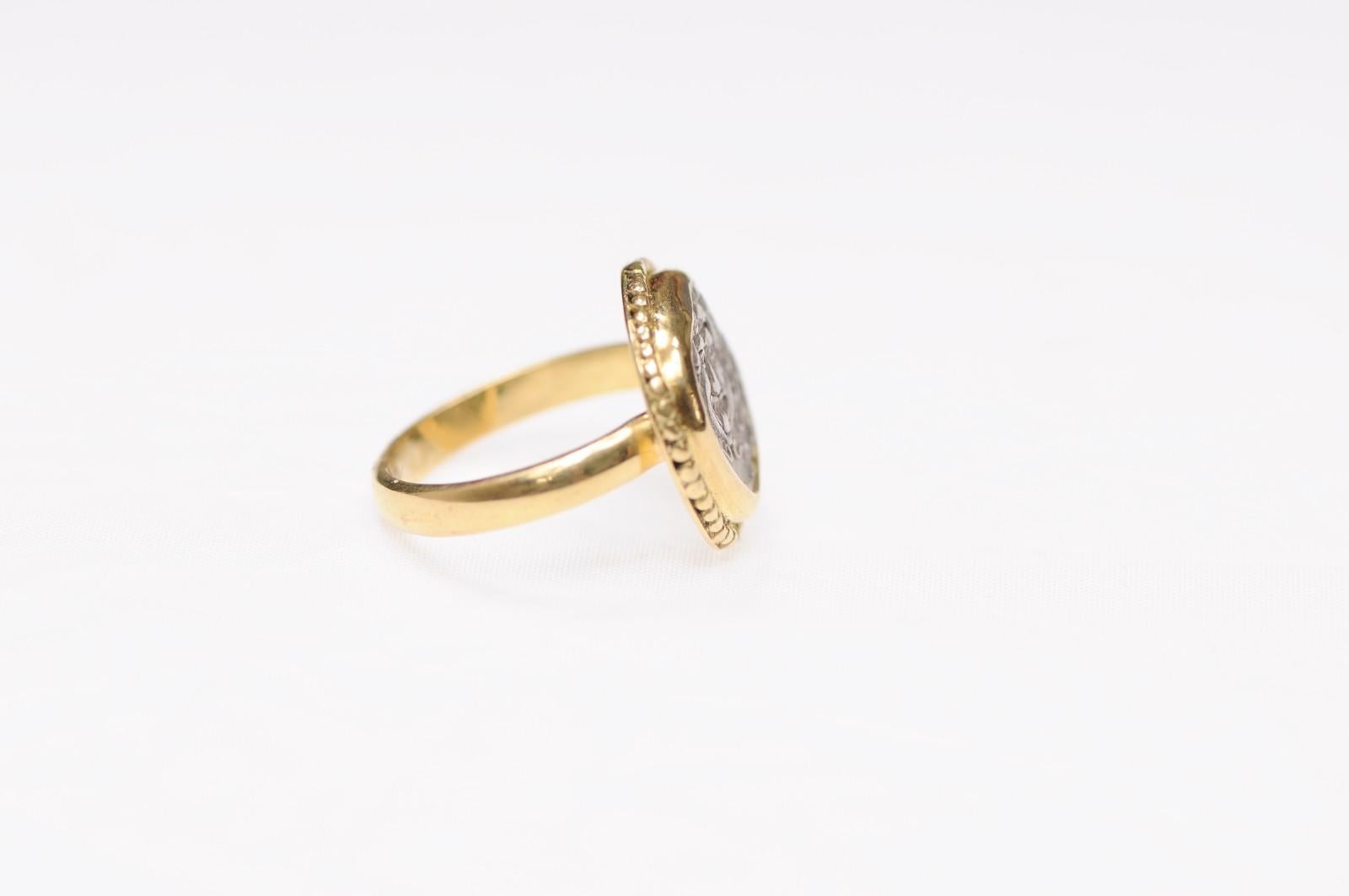 Silver Drachma of Medusa in 18K Ring In Excellent Condition For Sale In Atlanta, GA