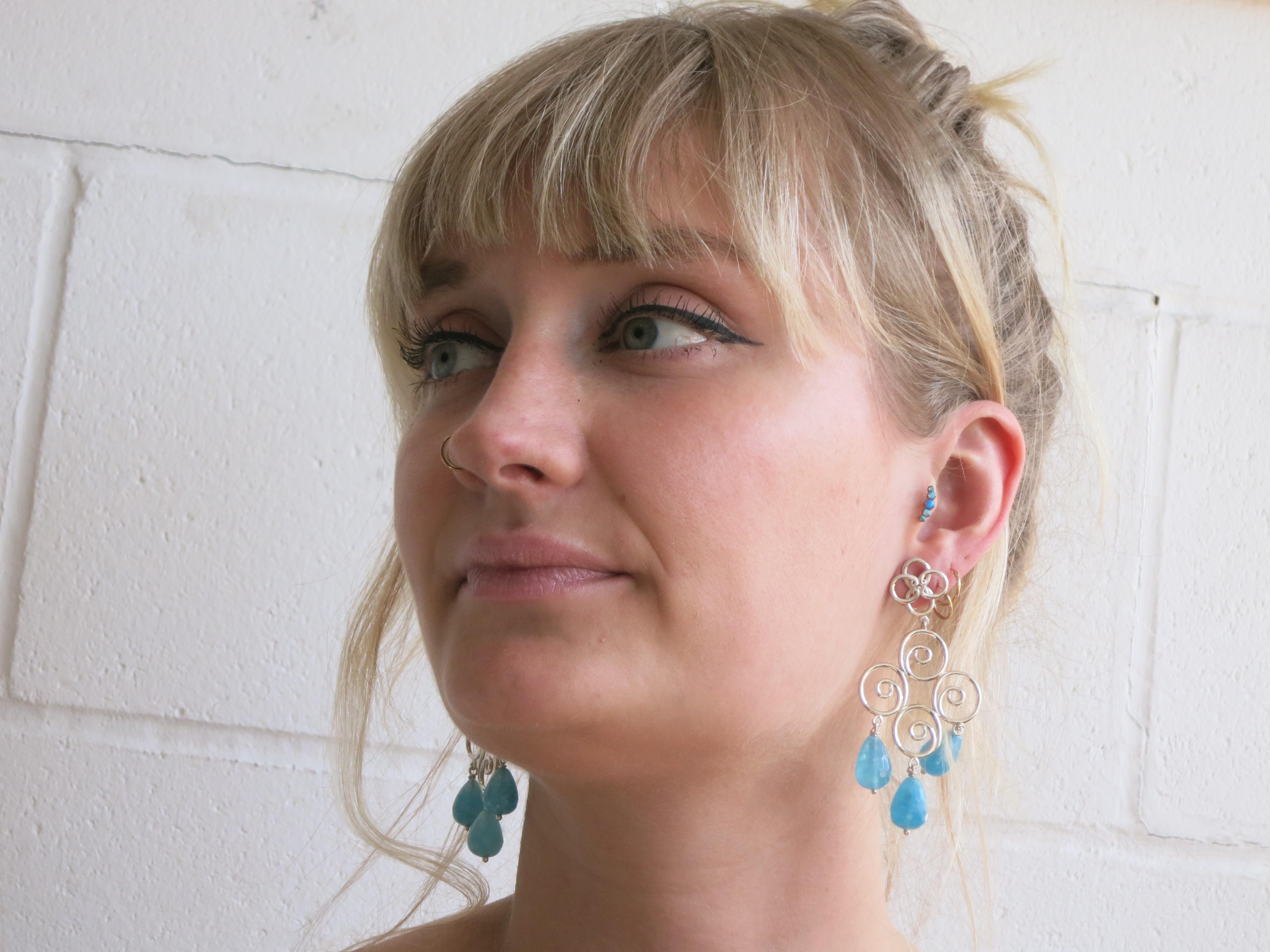 Boucles d'oreilles en argent avec gouttes de Kyanite en forme de briolette Pour femmes en vente