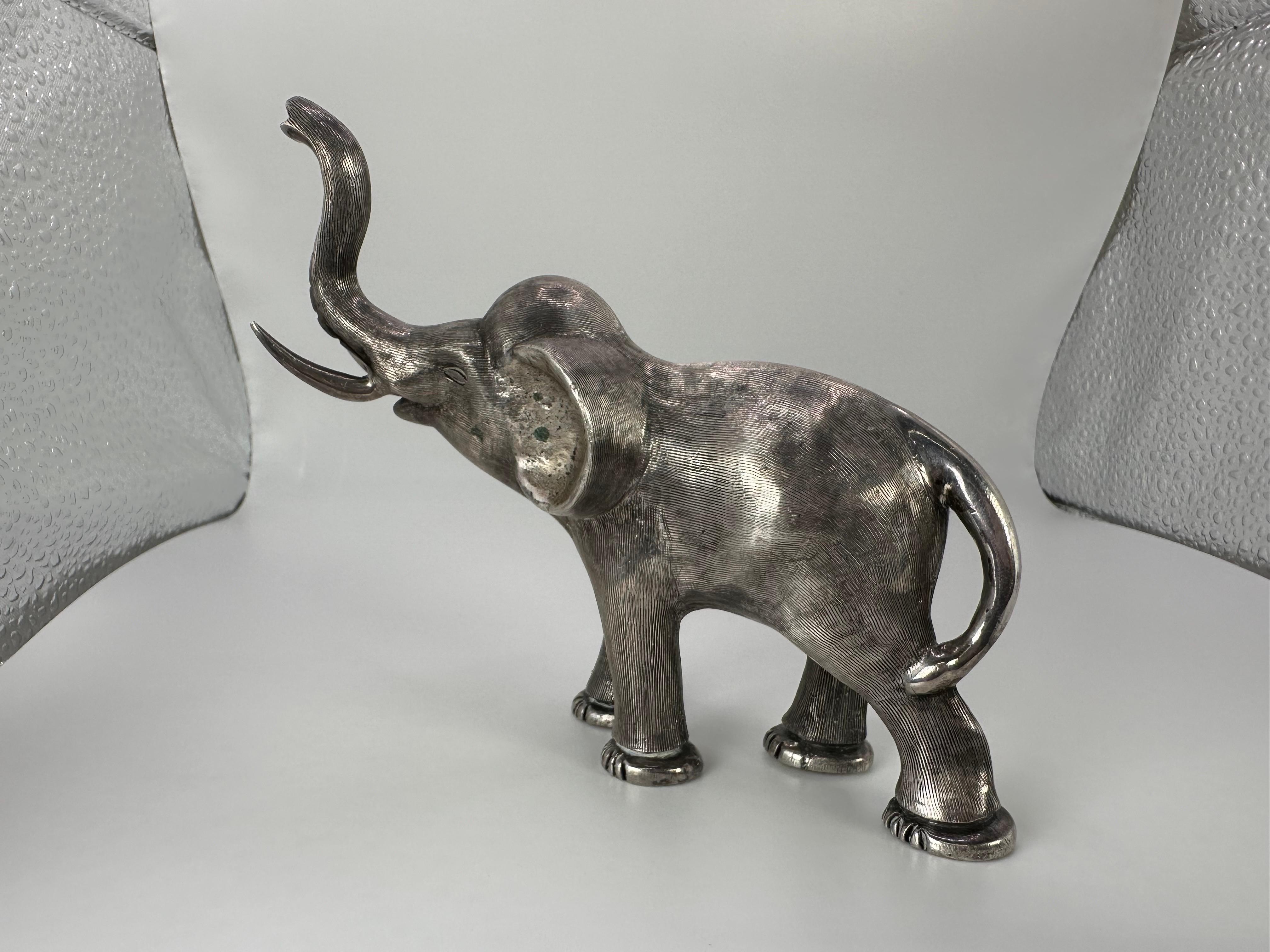 Women's or Men's Silver elephant animal elephant statue solid silver For Sale
