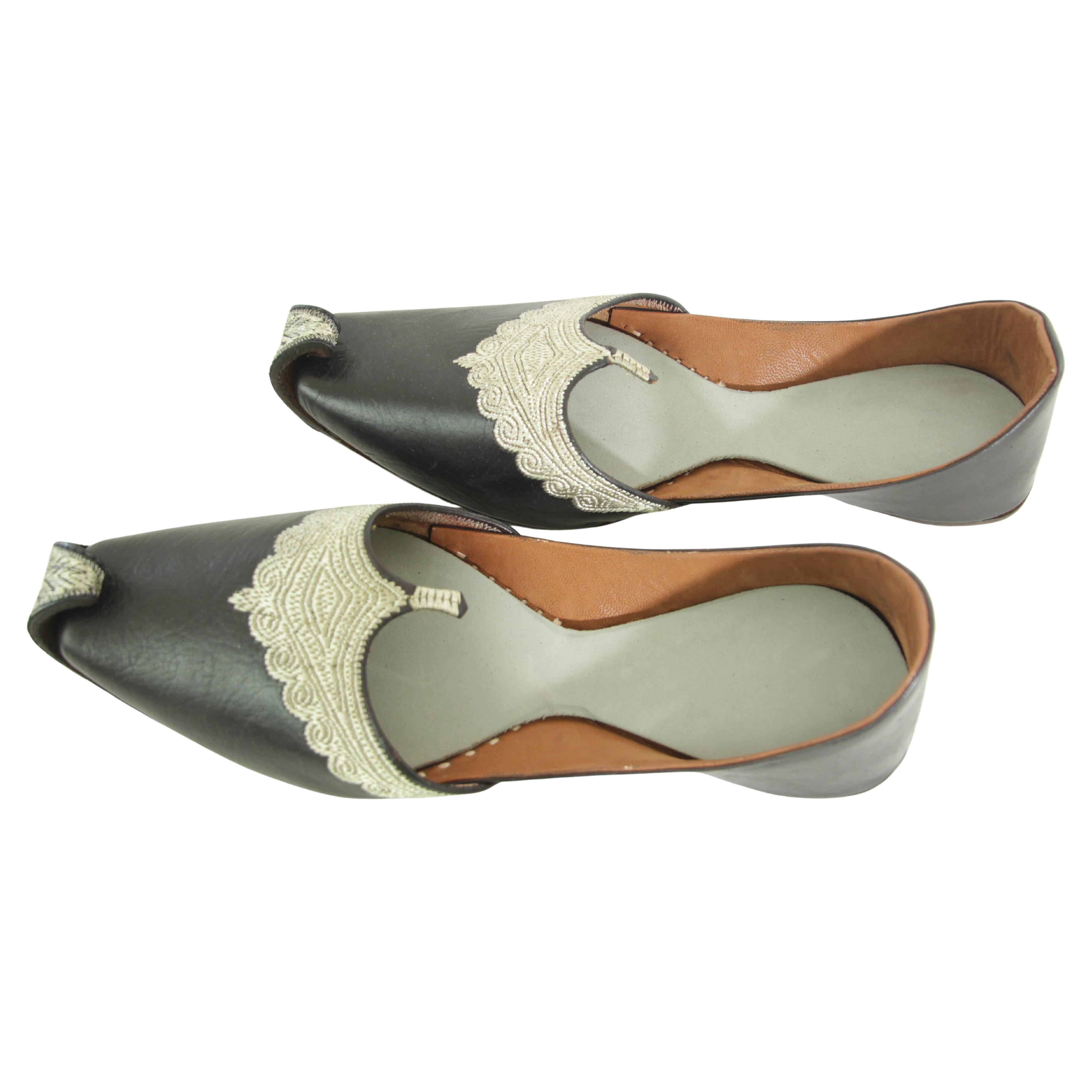 Silver Embroidered Black Leather Shoes Mughal Raj Slippers Style For Sale