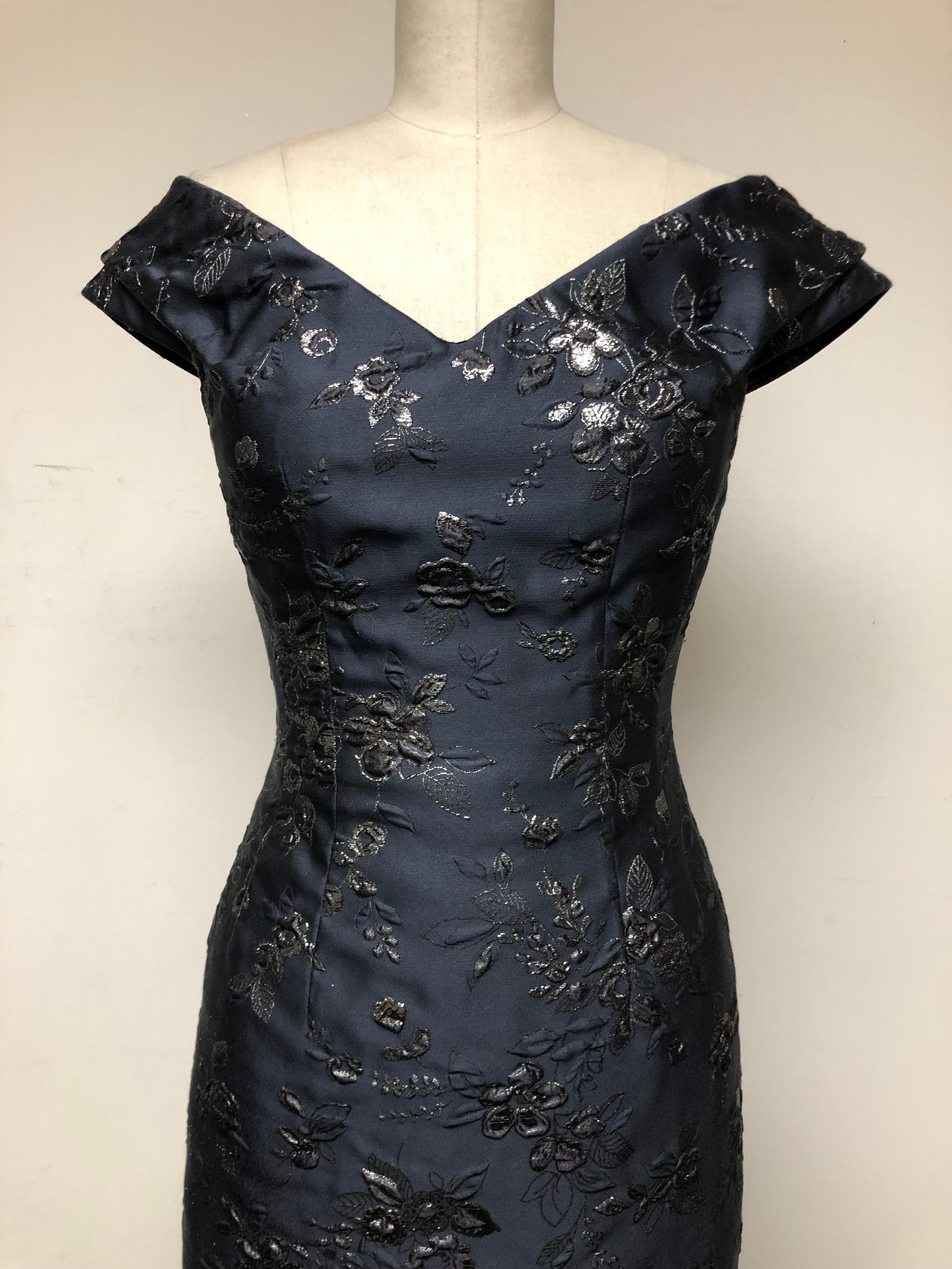  Silver Embroidery on Gunmetal V Neck Off the Shoulder Slim Gown with Train  In Good Condition In Los Angeles, CA