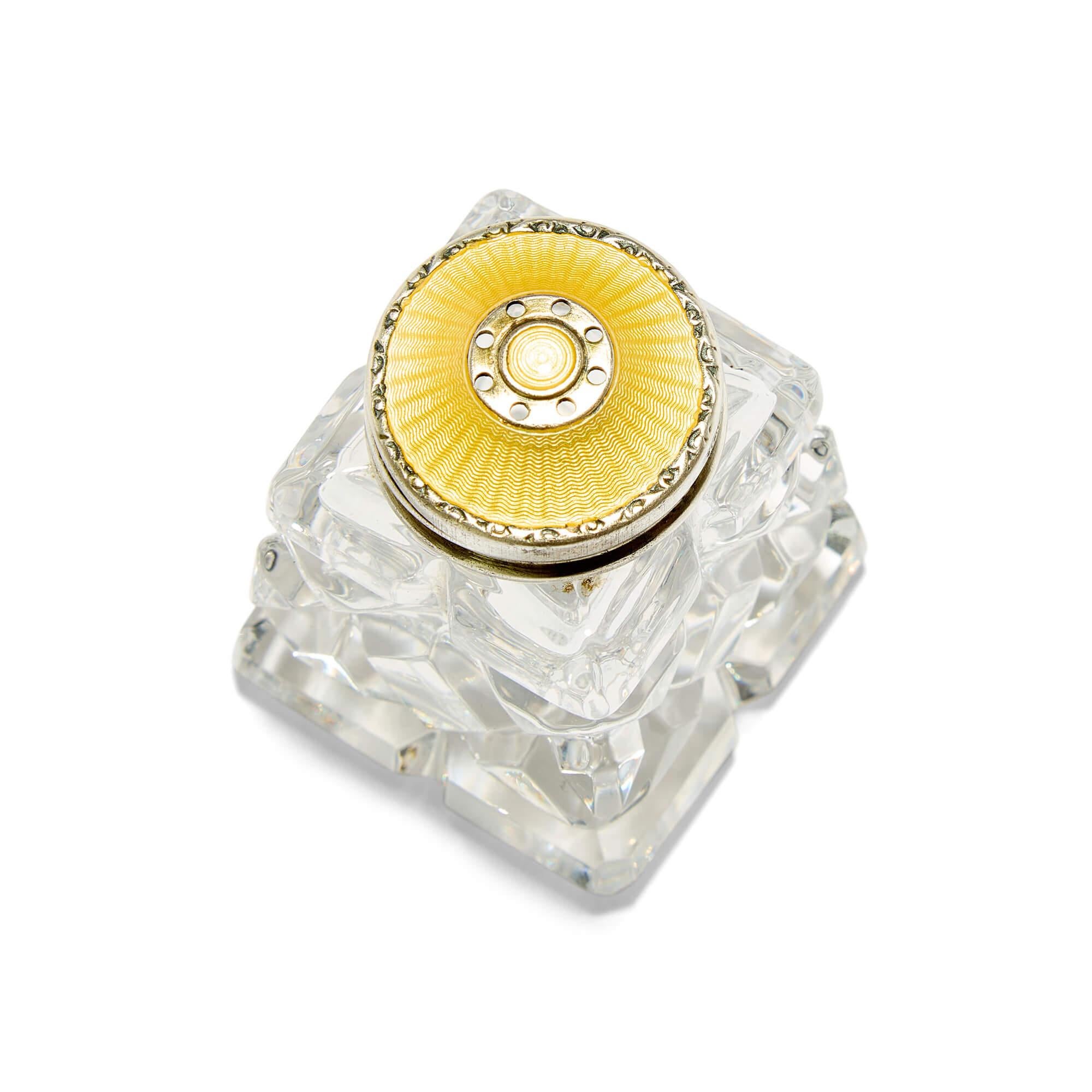 Salero y pimentero de plata, esmalte y cristal tallado de David Andersen Moderno en venta