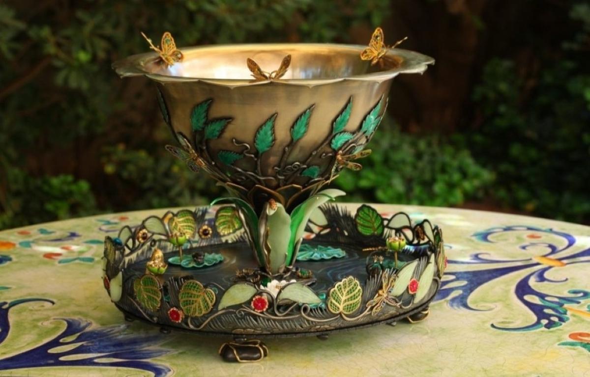 Taille mixte Silver & Enamel Fabergé-Style Centerpiece Sculpture - “Summer Pond” en vente