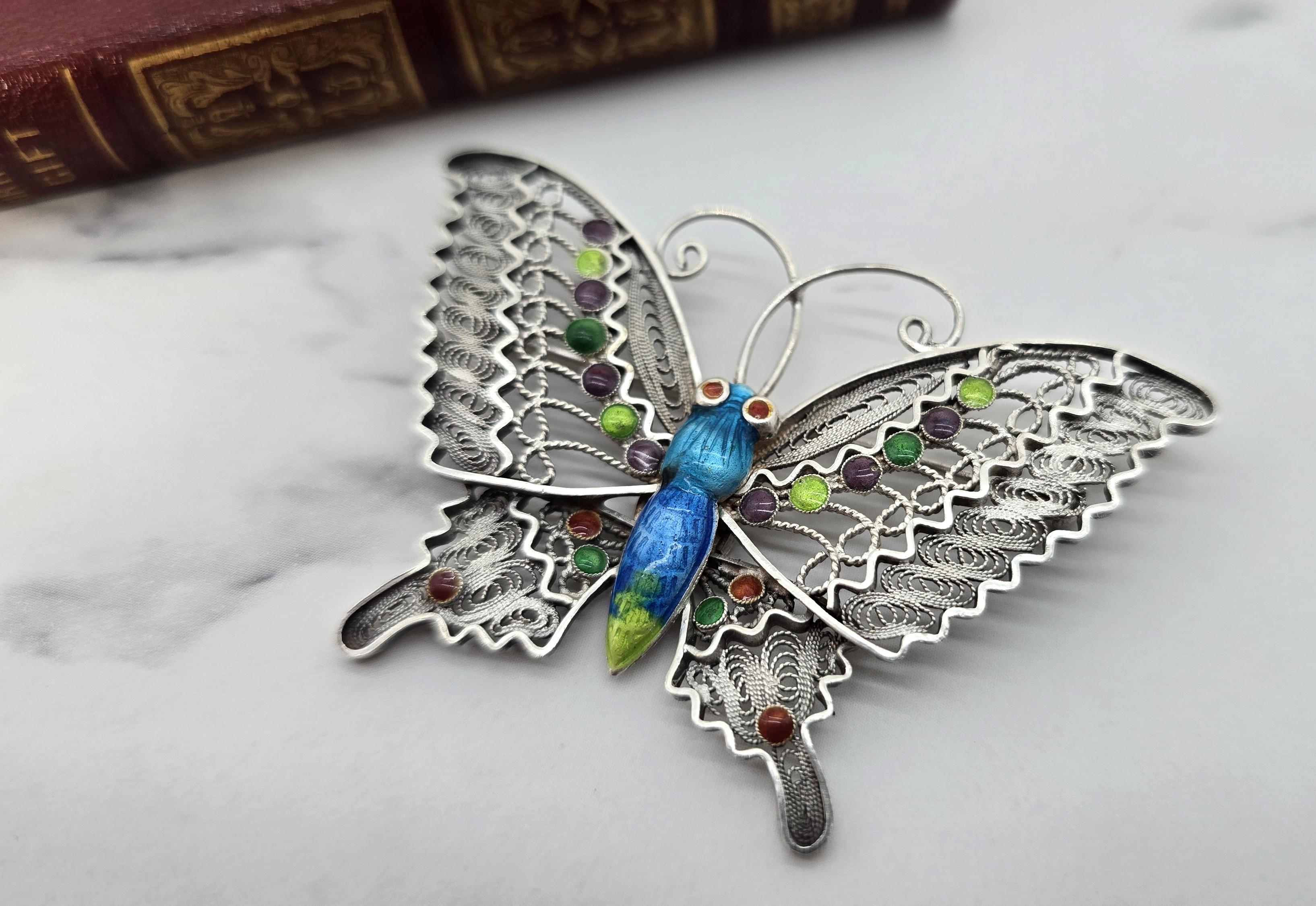 Esportazione cinese Spilla a farfalla in filigrana d'argento e smalto, cinese, circa 1930 in vendita