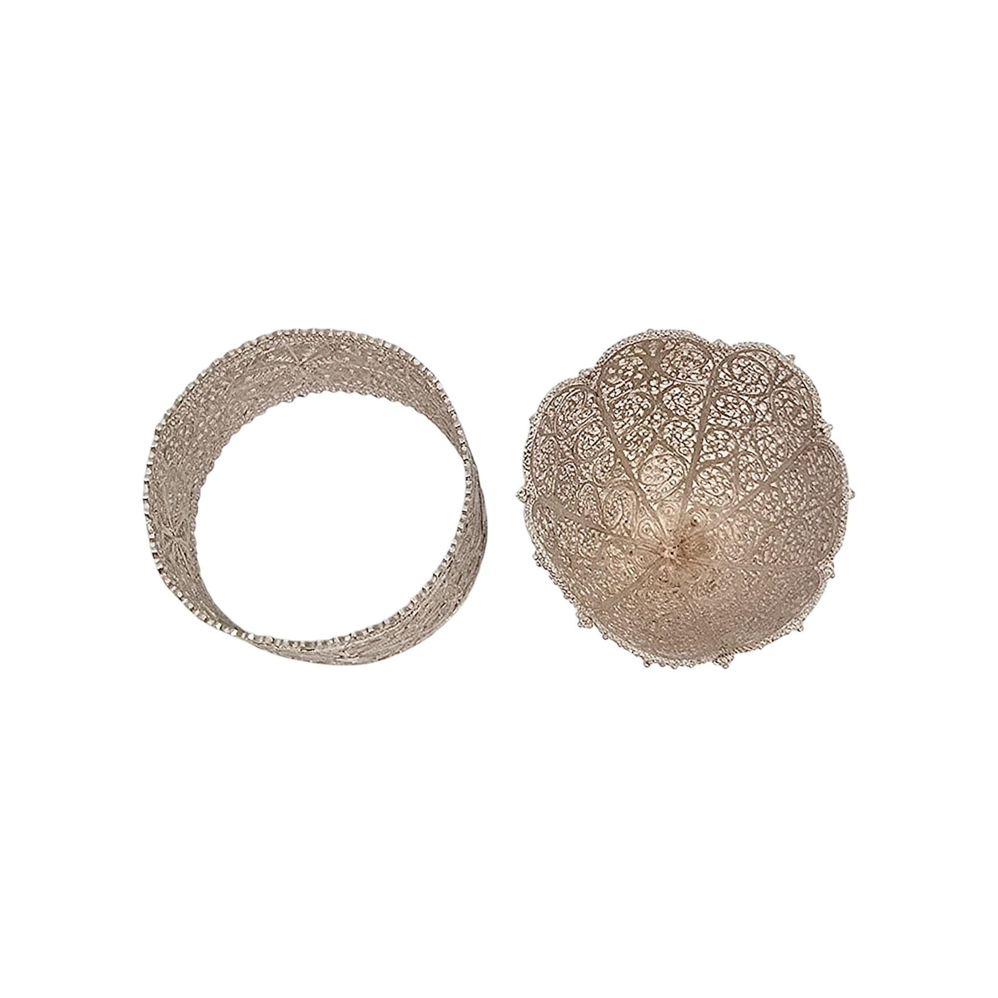 Set di portatovaglioli e portauovo in filigrana d'argento con scatola #21587 in vendita 2