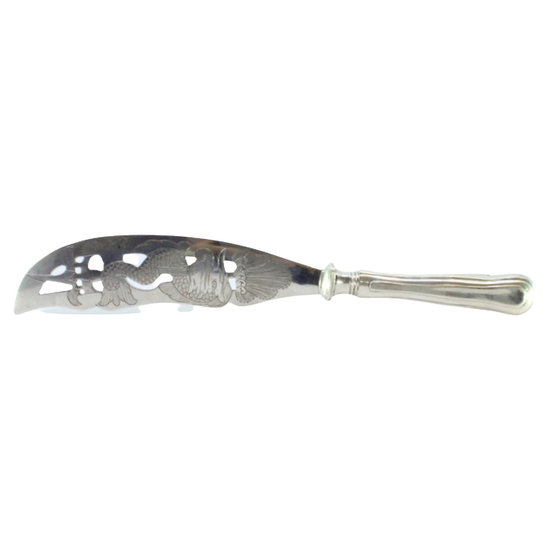 Silver fish knife with engraved fish and crown shape For Sale