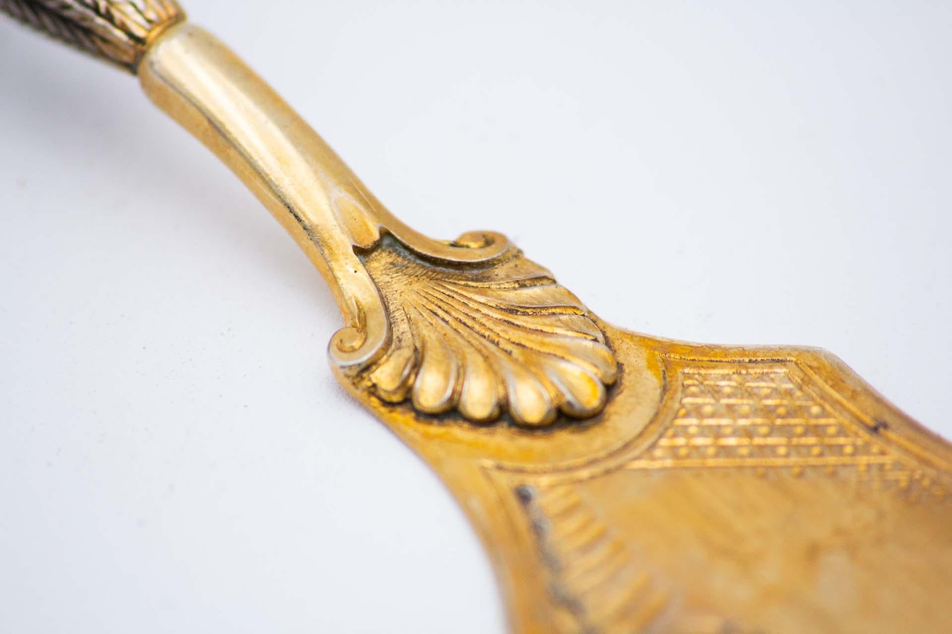 Silver fish knife with engraved floral motifs im Zustand „Gut“ im Angebot in Porto, PT