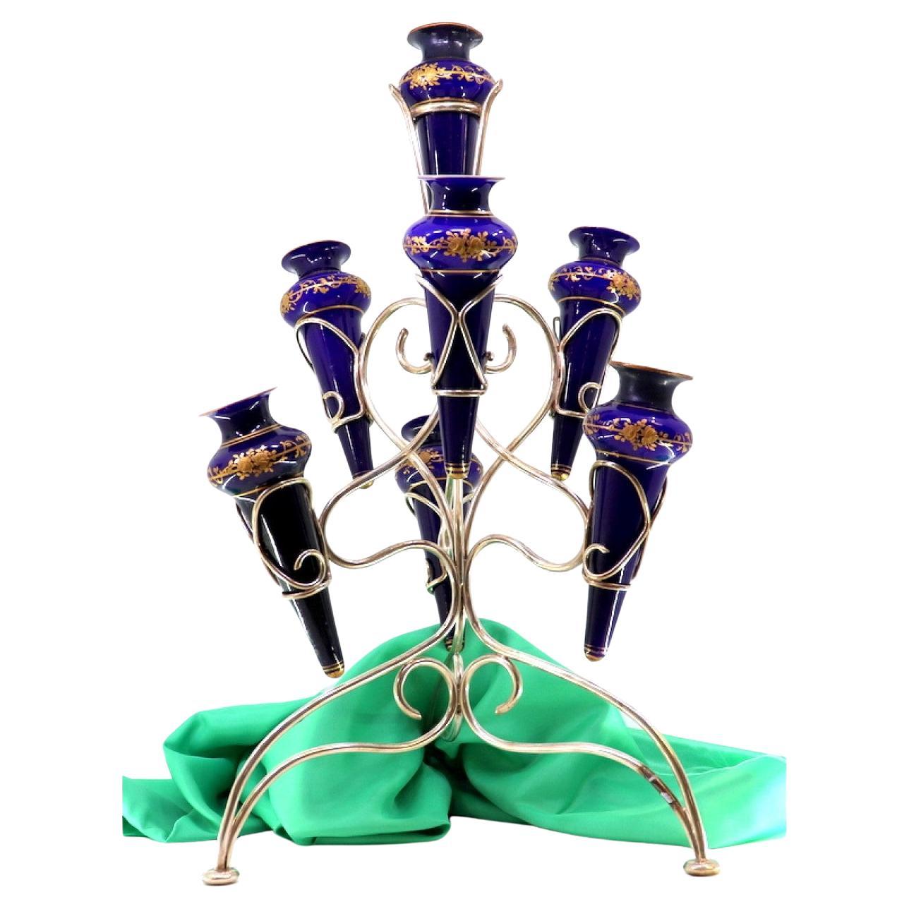 Scatola da fiori in argento con sette supporti, volute e tre piedi a bottone in vendita