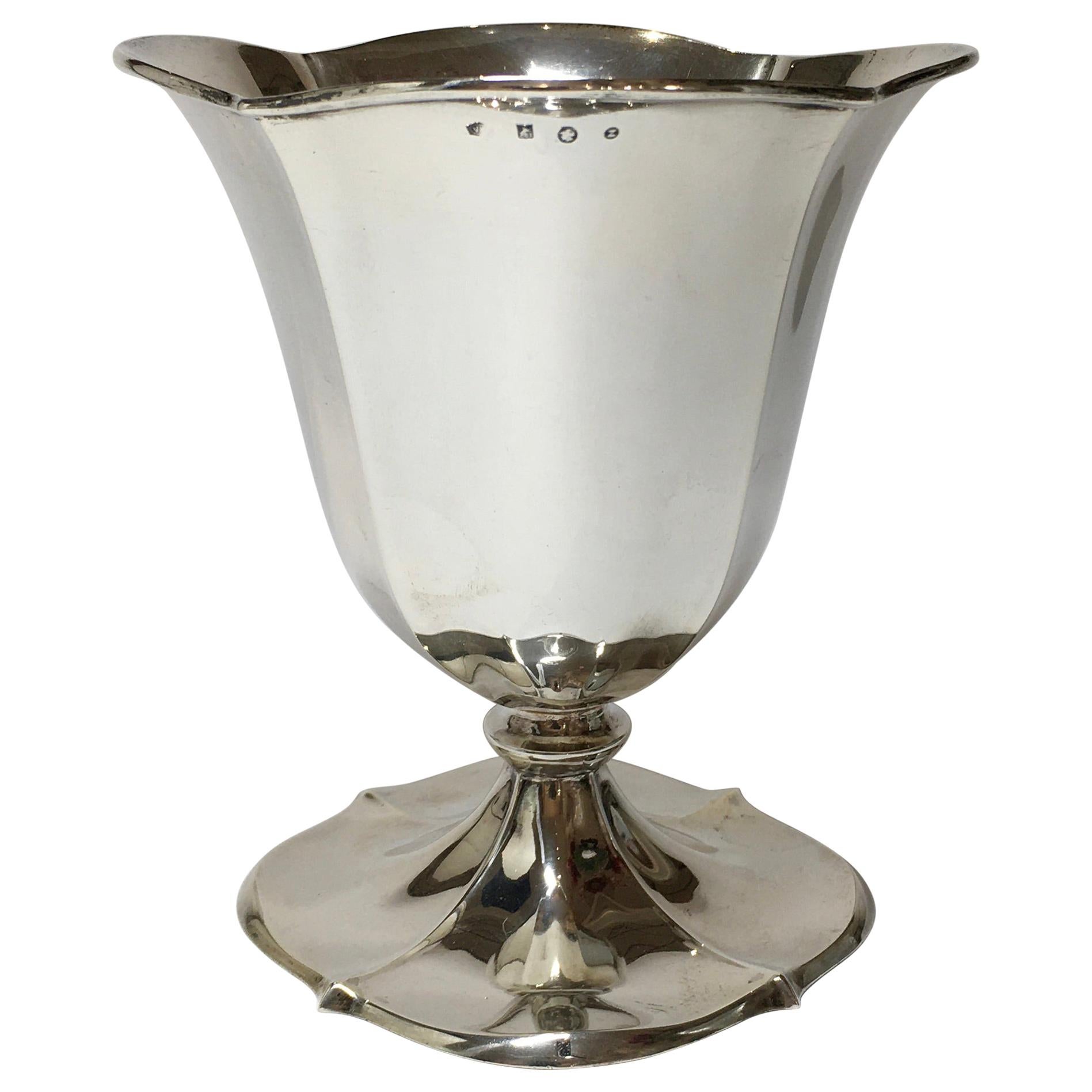 Silver Flower Vase, 1934, Gerritsen Van Kempen at 1stDibs diamonds