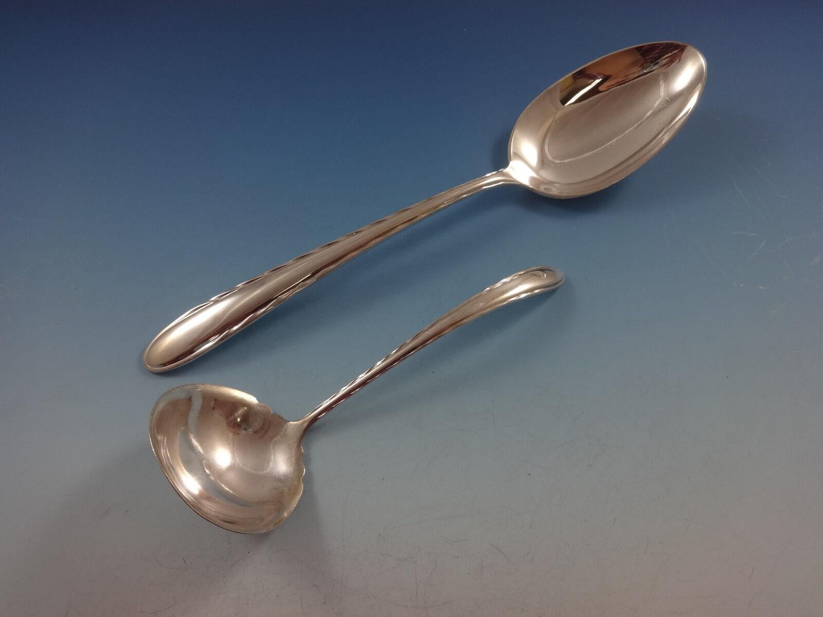 Bellissimo set di posate in argento sterling SILVER FLUTES BY TOWLE - 54 pezzi. Questo set comprende:

8 COLTELLI, 8 7/8