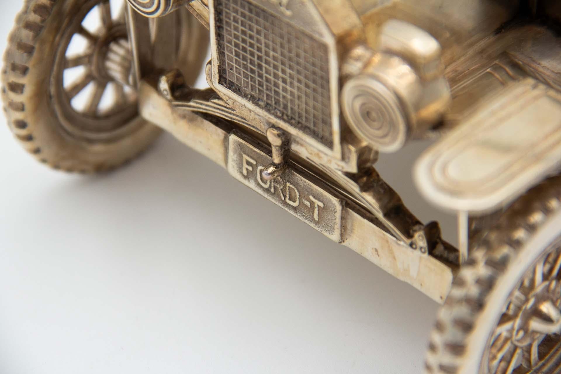 Européen Silver Ford convertible from the 1920s en vente