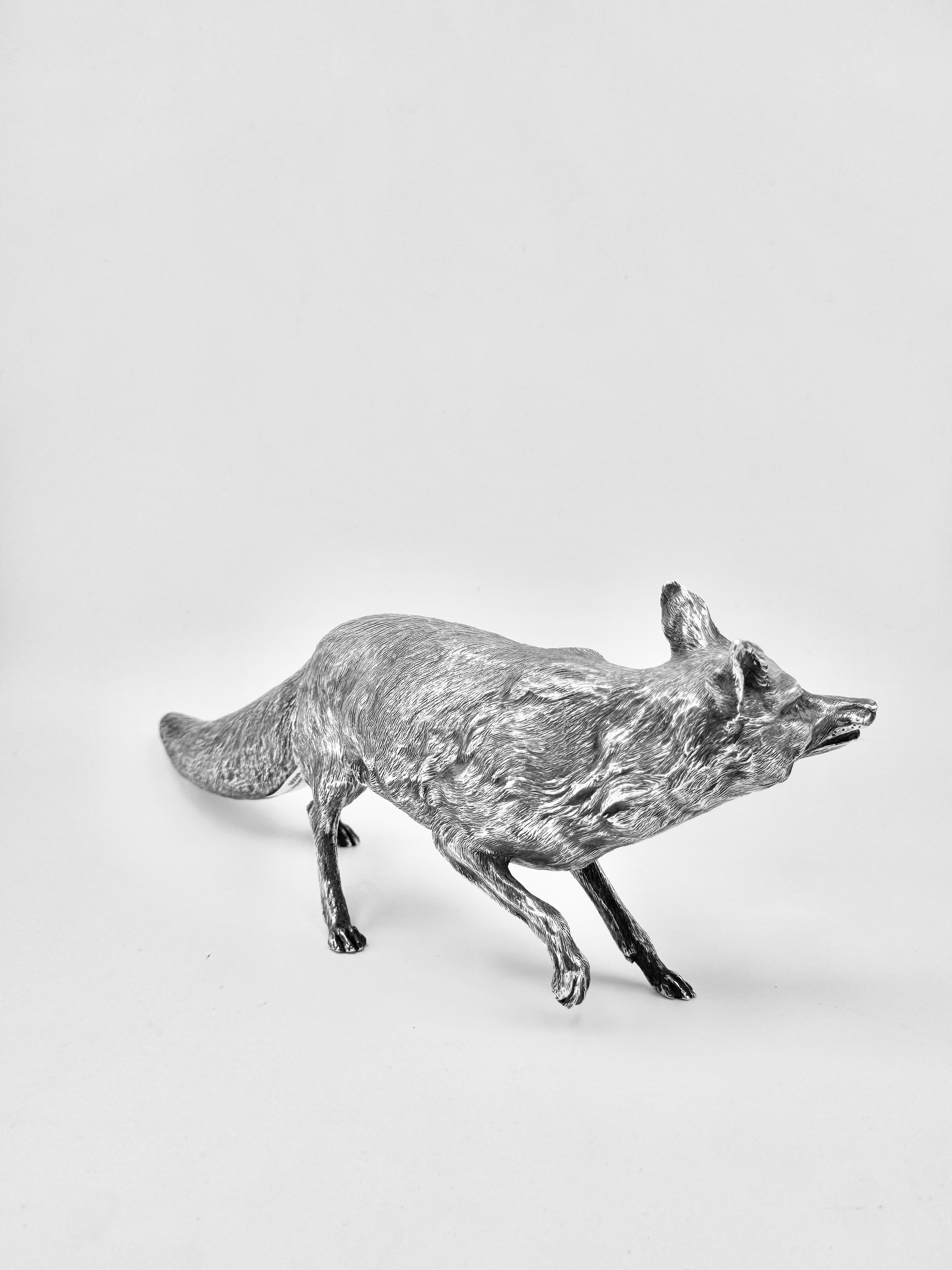 Silberfuchs (Moderne) im Angebot