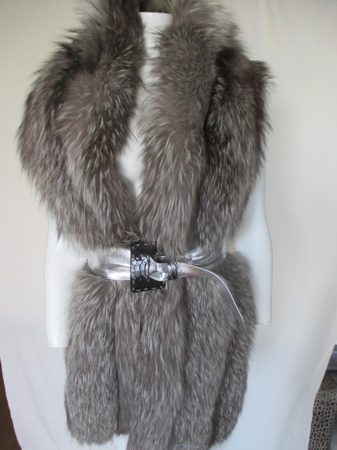 Women's or Men's Silver Fox Vintage Fur Stole For Sale