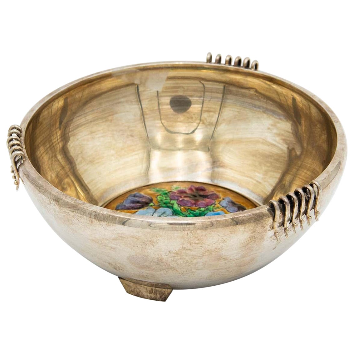 Silver fruit bowl with floral motifs