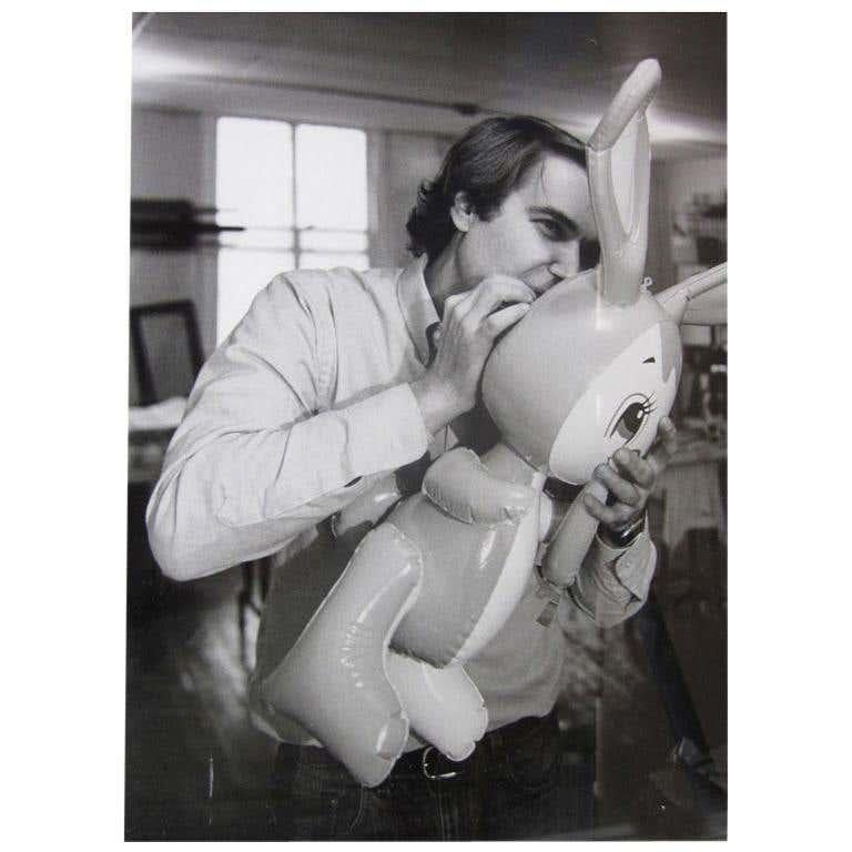 Gerahmter Silbergelatine-Druck von Jeff Koons (Künstler). Dieser Abzug war die Nummer 1 einer Serie von 15 in einer NYC-Ausstellung, die Ari Marcopoulos' Arbeiten mit verschiedenen Fotografien von berühmten Künstlern zeigte.