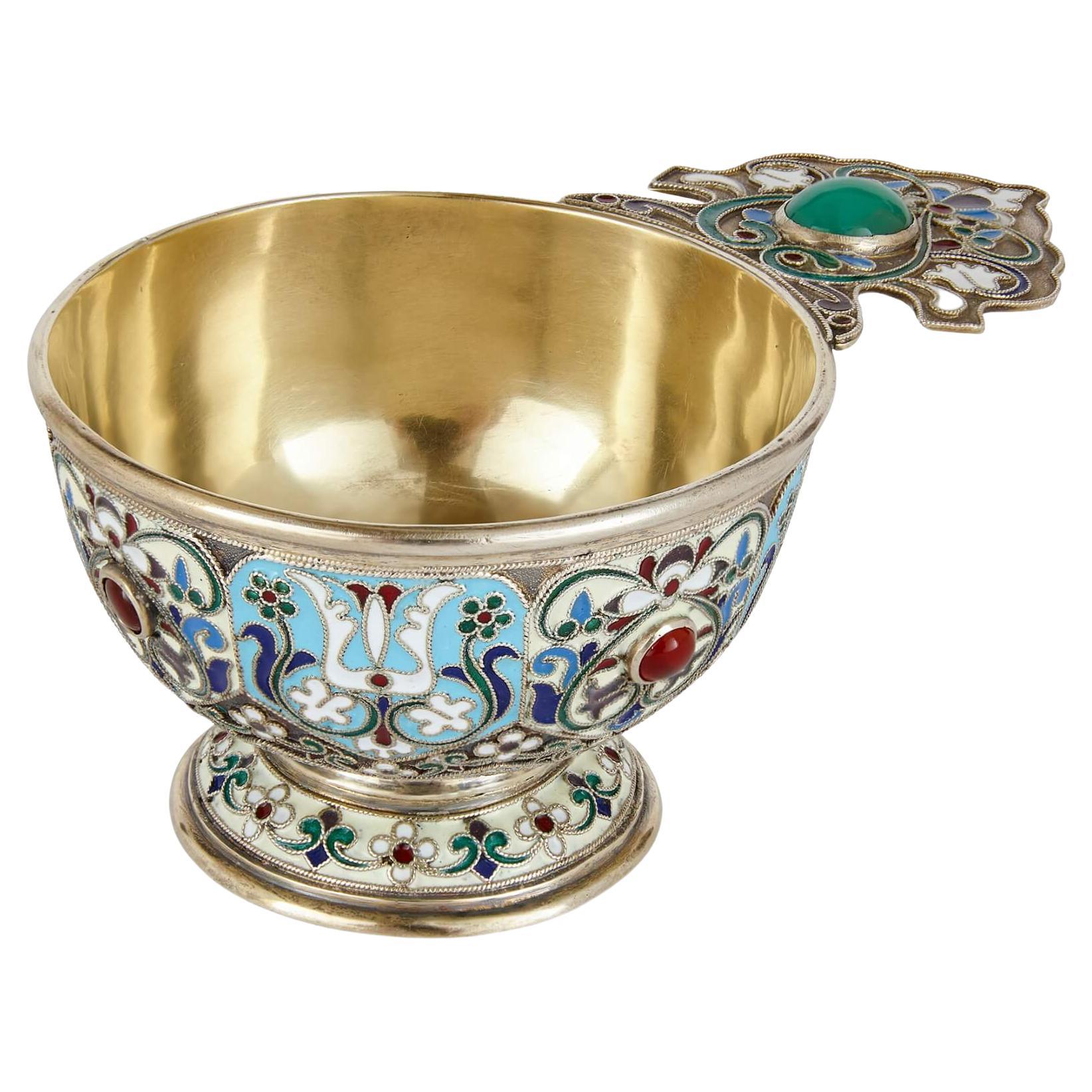 Silber vergoldet, mit Juwelen besetzt, Cloisonné-Emaille, russische Charka  im Angebot
