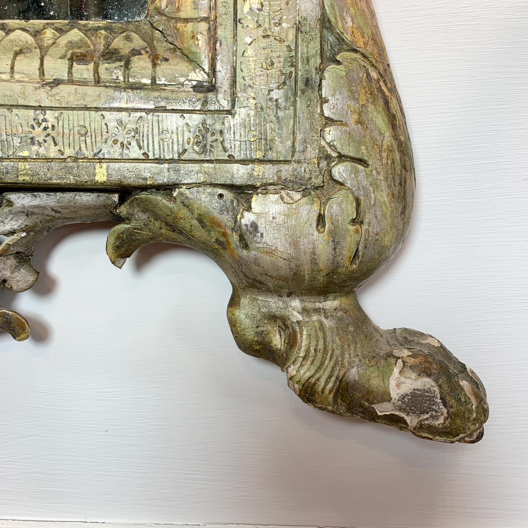 Miroir mural italien en bois sculpté et argenté 18ème siècle en vente 4