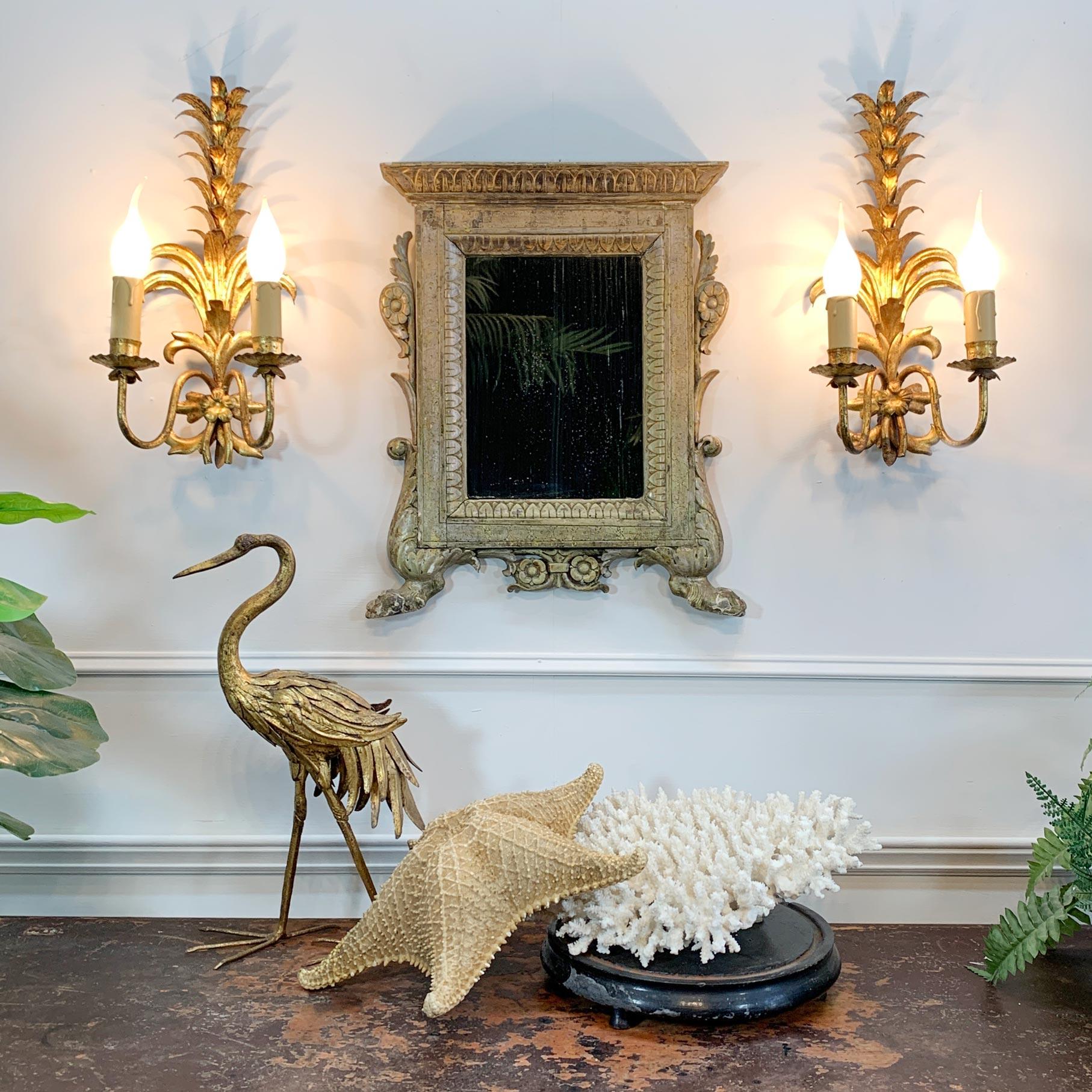 Miroir mural italien en bois sculpté et argenté 18ème siècle en vente 7