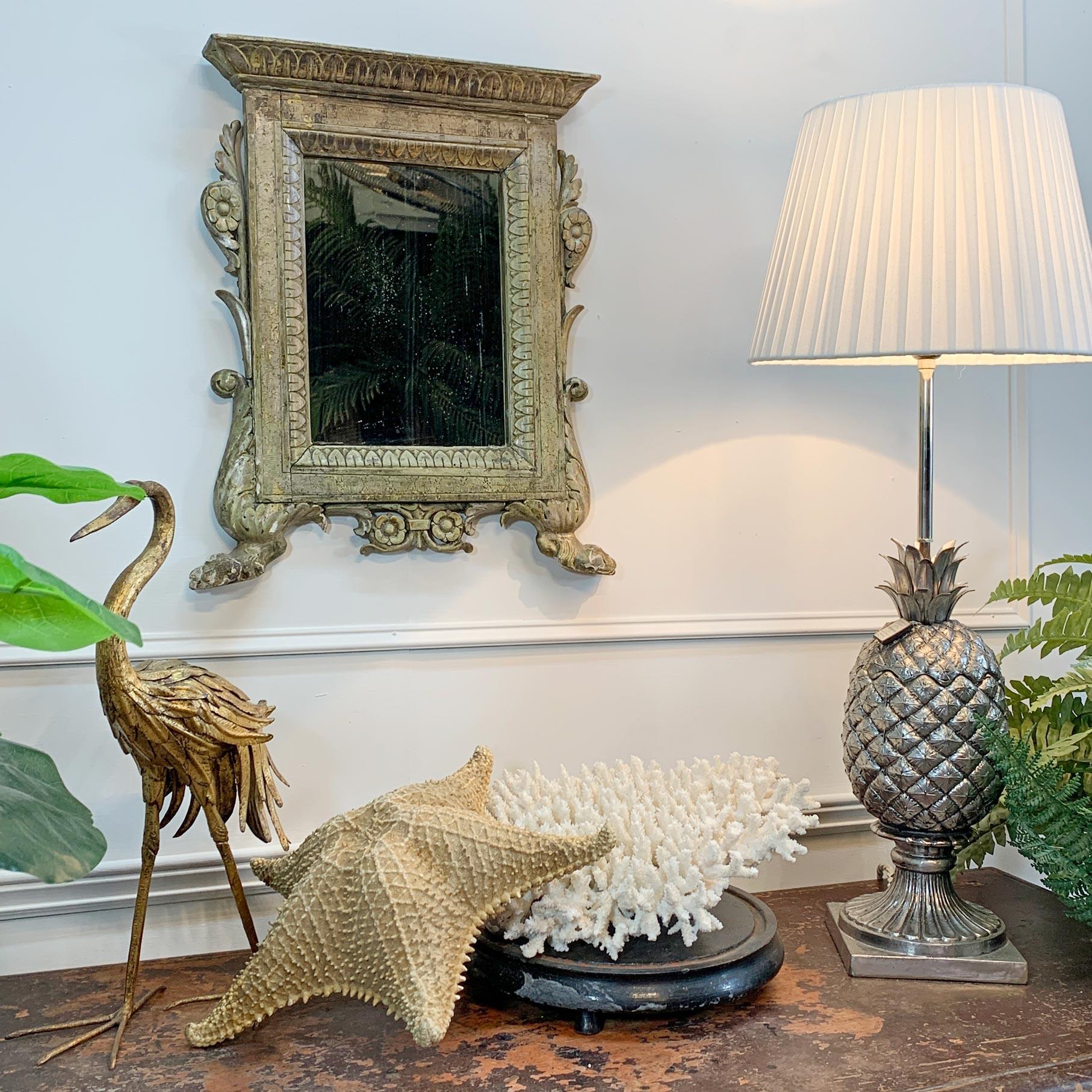 Miroir mural italien en bois sculpté et argenté 18ème siècle Bon état - En vente à Hastings, GB