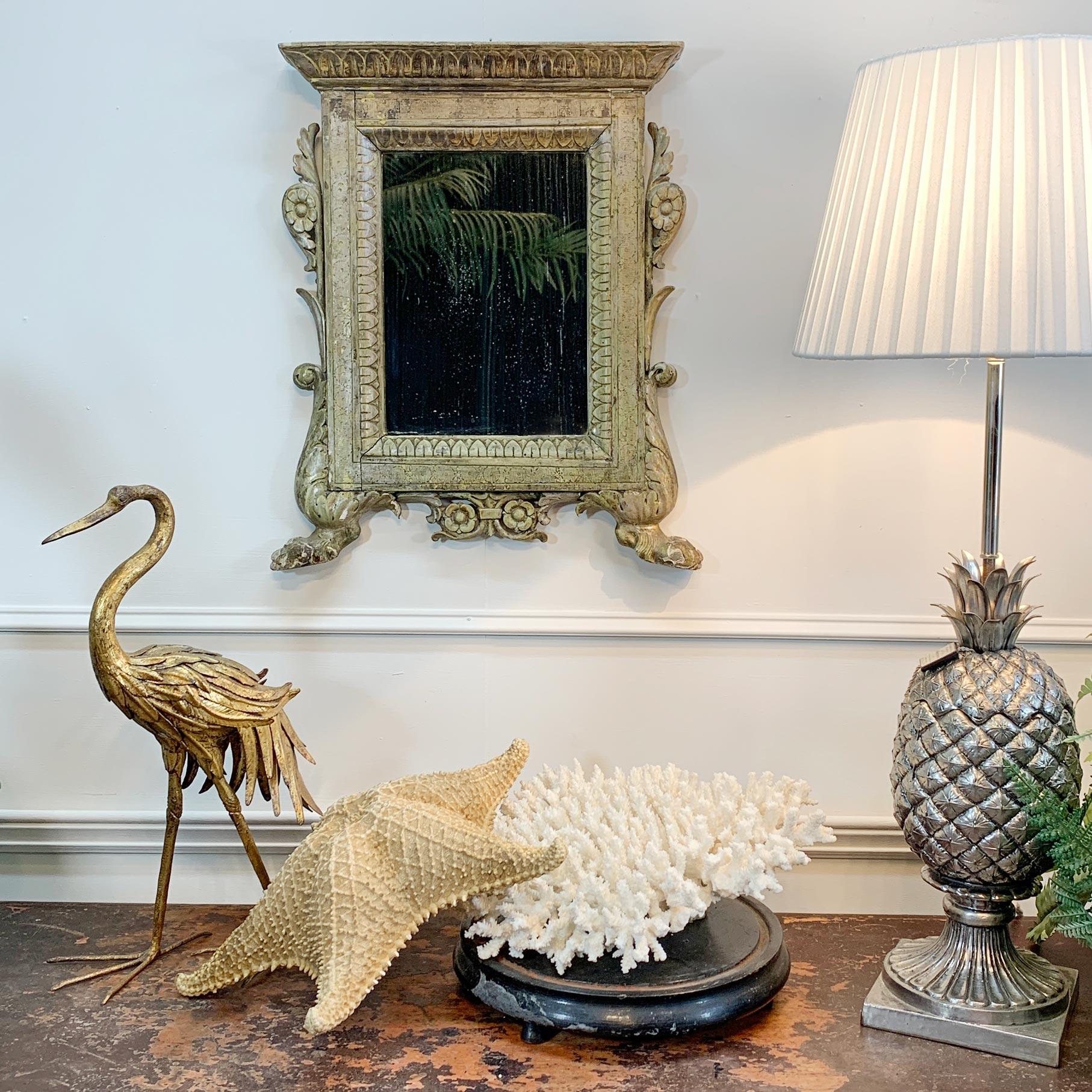 XVIIIe siècle Miroir mural italien en bois sculpté et argenté 18ème siècle en vente