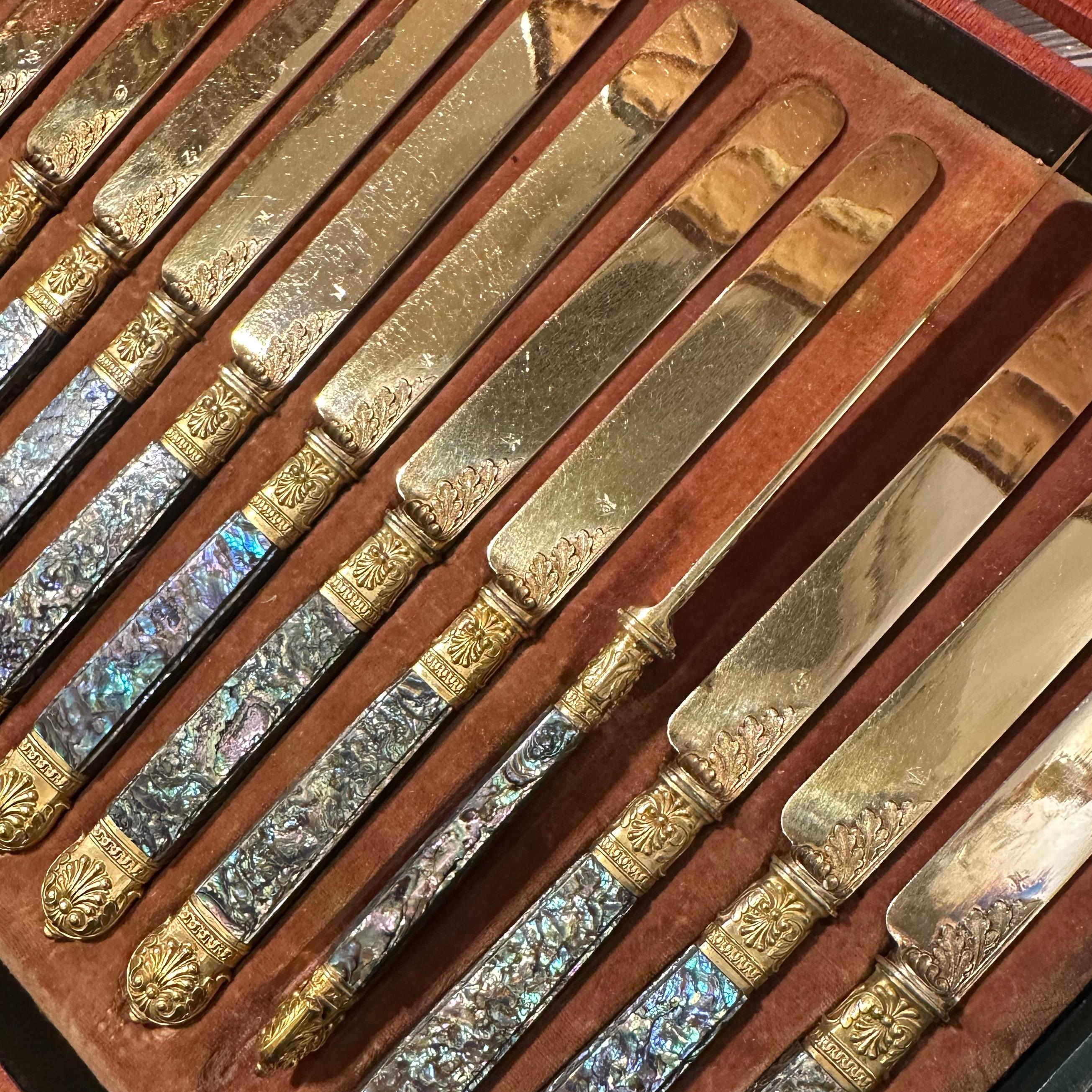 Silber vergoldete Dessertmesser mit Perlmuttgriffen, 19. Jahrhundert, Cardeilhac, 24er-Set, Set im Angebot 2