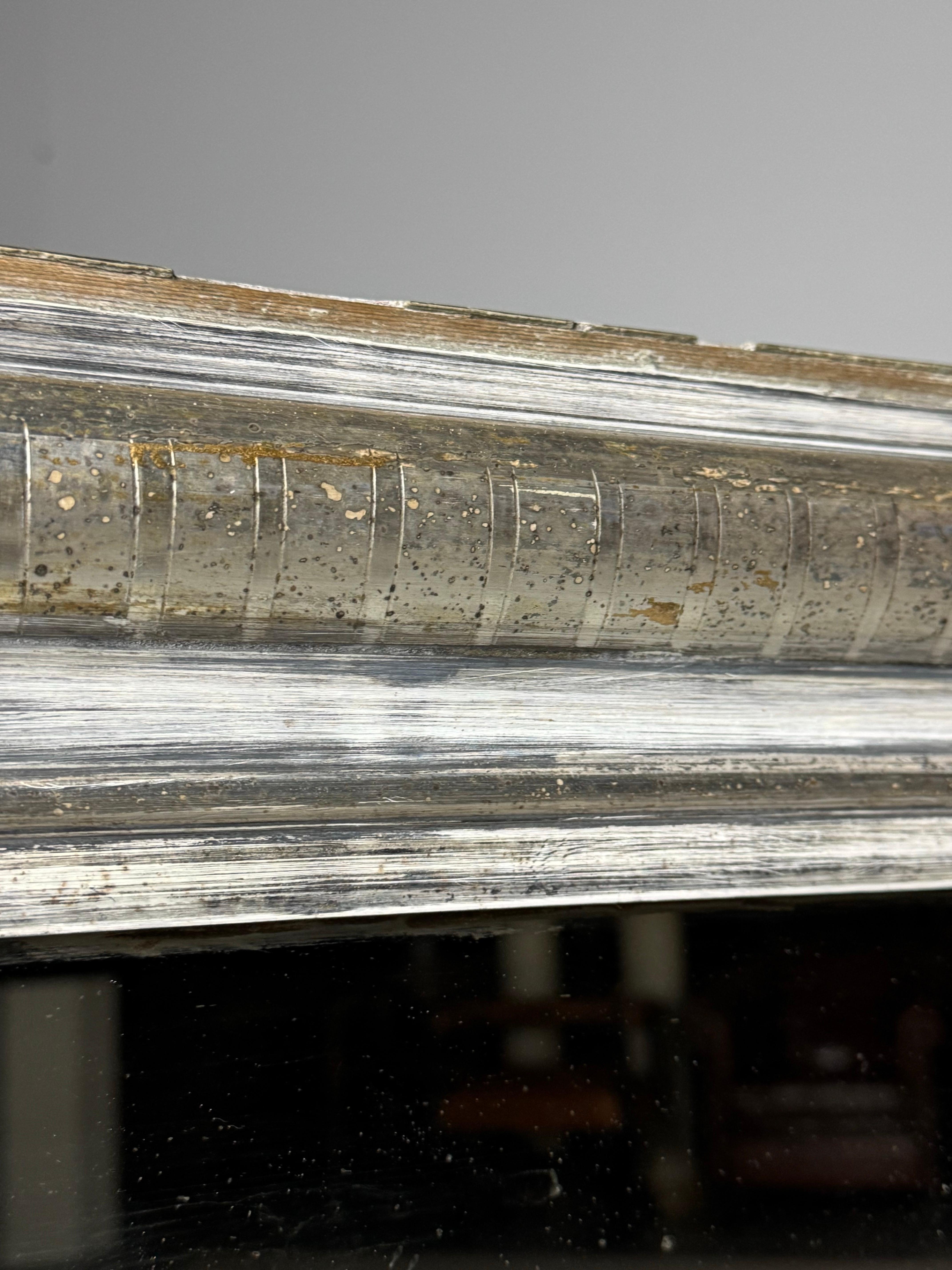 Espejo Louis Philippe francés de plata dorada en venta 8